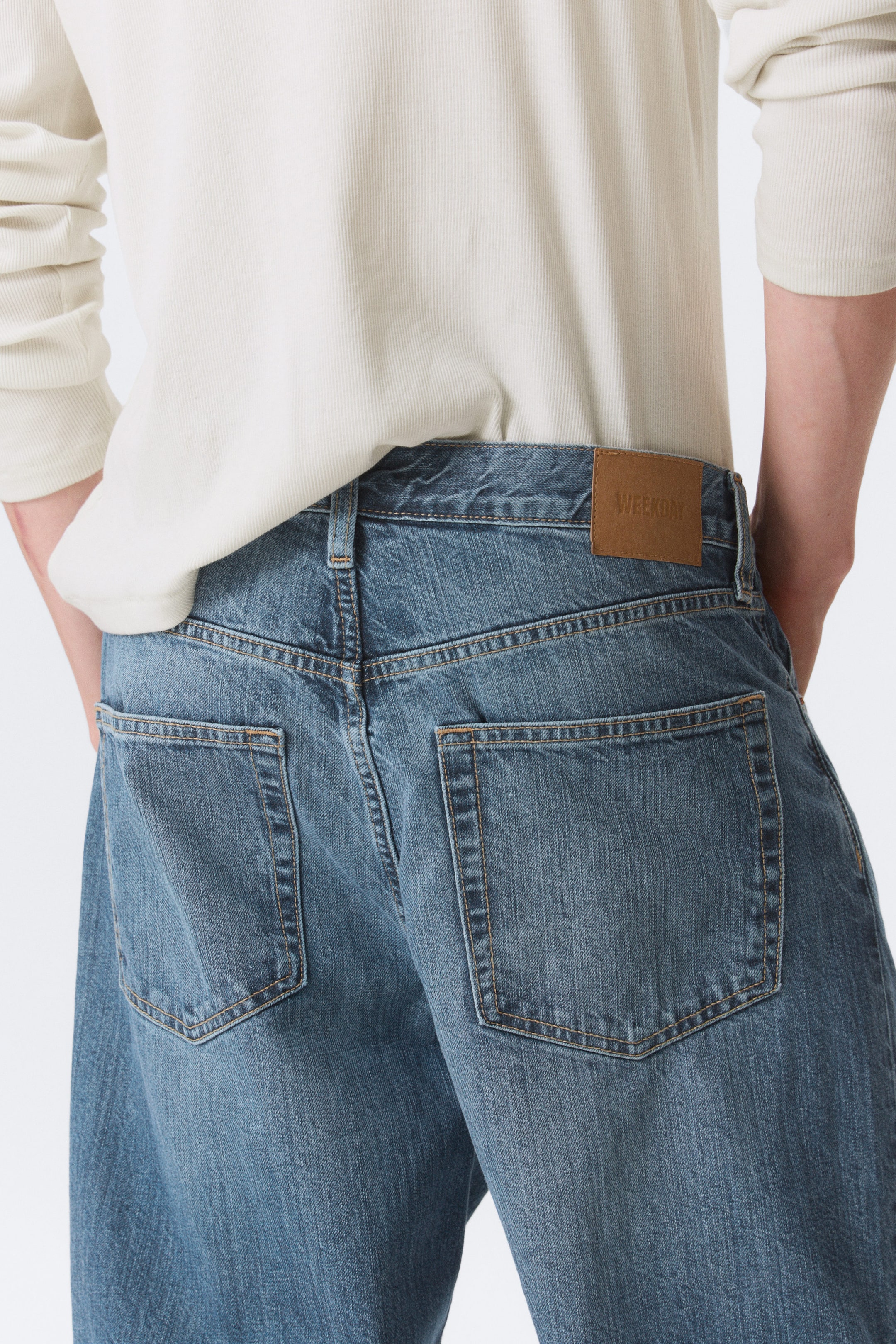 Radio Blue - Medium Blue - Ray Mid Rise Relaxed Tapered Leg Jeans - 4