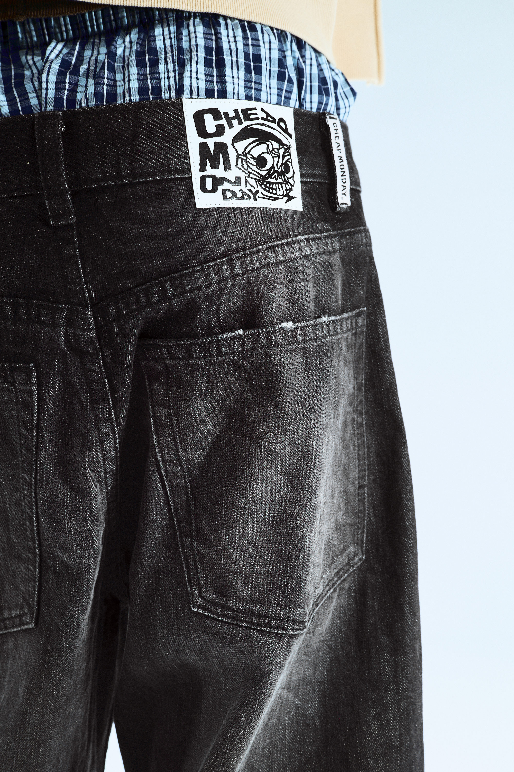 Chafe Black - Looser Regular Waist Loose Straight Jeans - 3