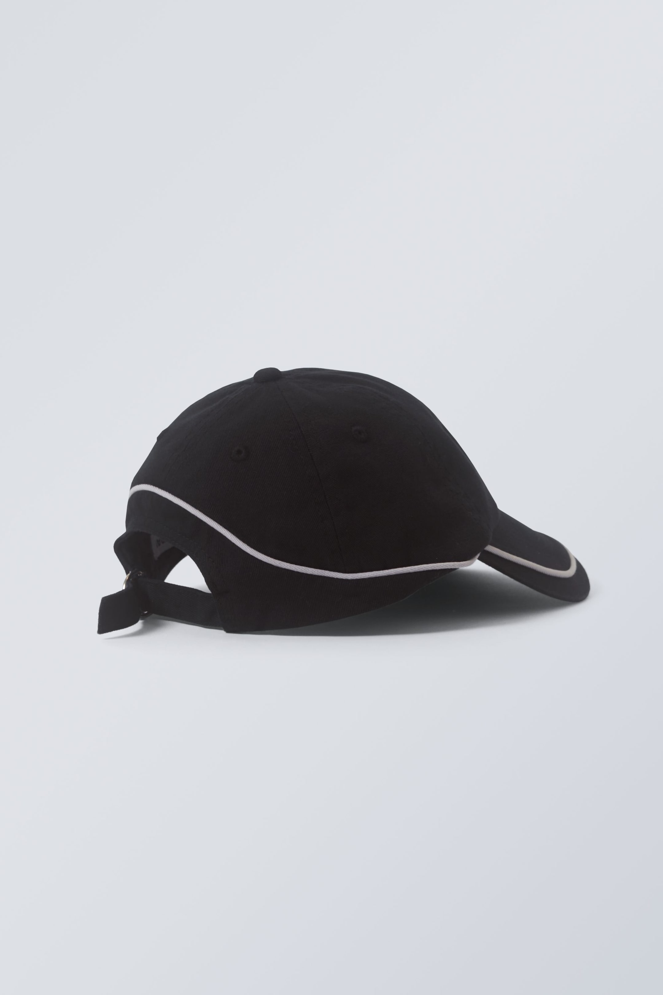 Svart - Essential caps med stripe - 1
