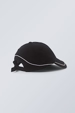 Svart - Essential caps med stripe - 1