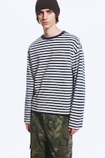 Weiß & Navy gestreift - Boxy Longsleeve mit lockerer Passform - 1
