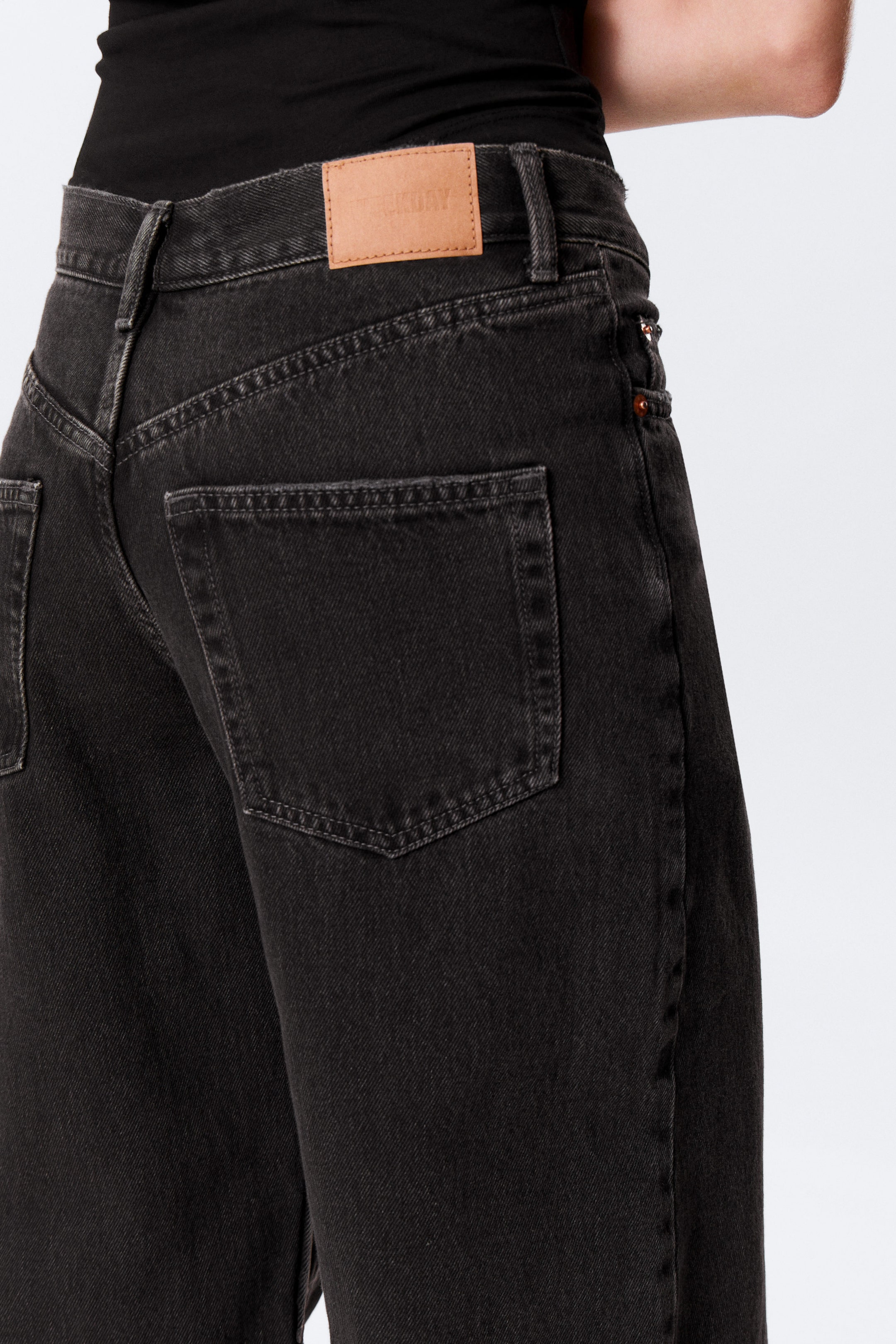 Noir affiné - Jean large et ample taille basse - 2