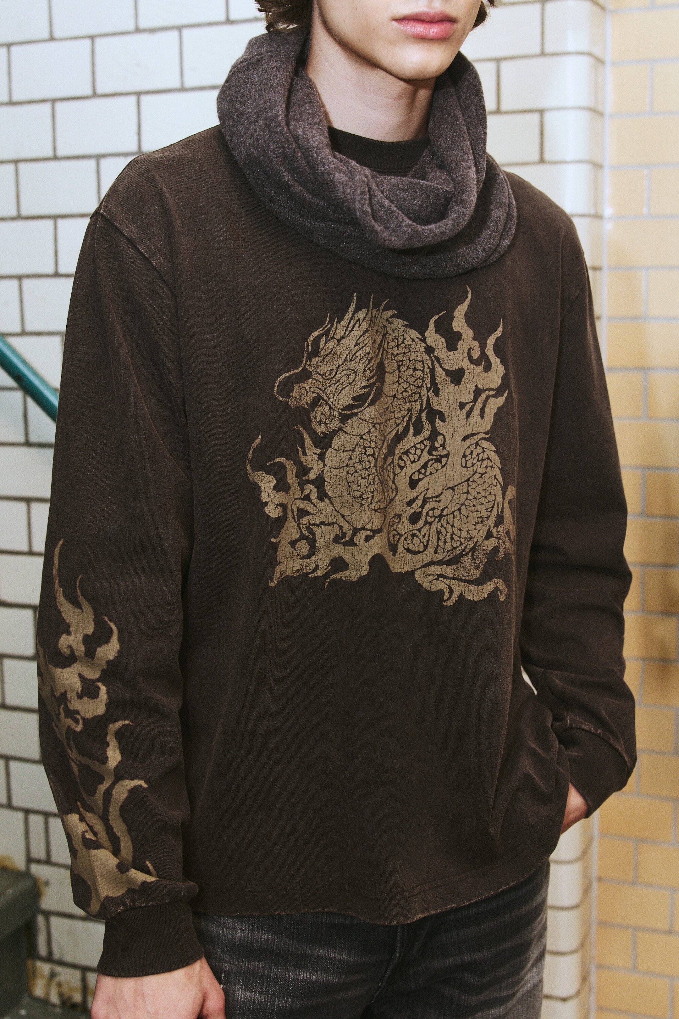 Dark Brown - Long - Relaxed Graphic Long-Sleeved T-shirt - 2