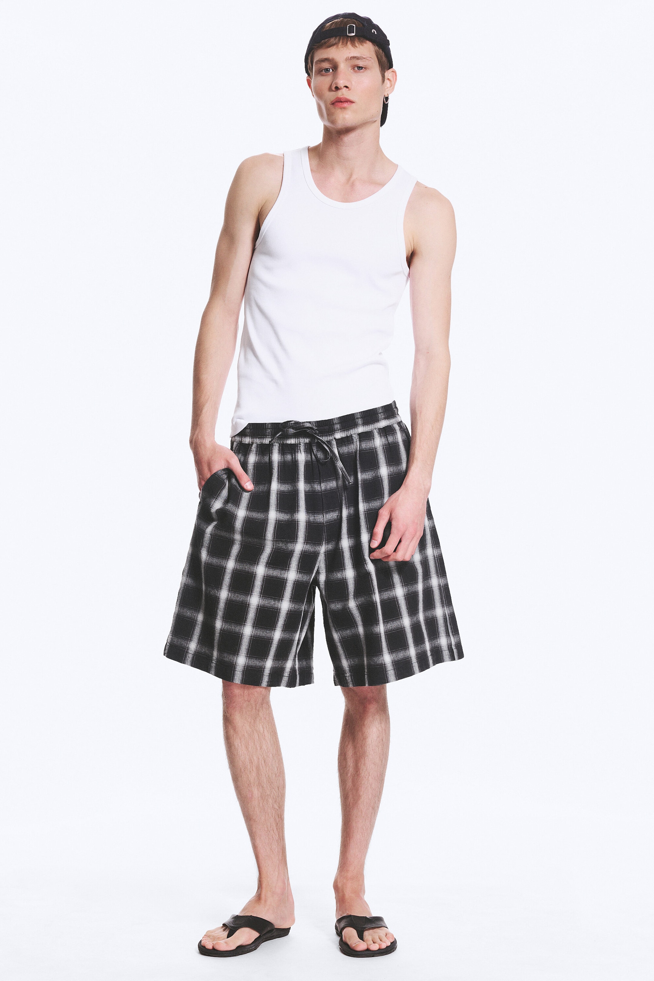 Schwarz kariert - Shorts aus Leinenmischung - 0