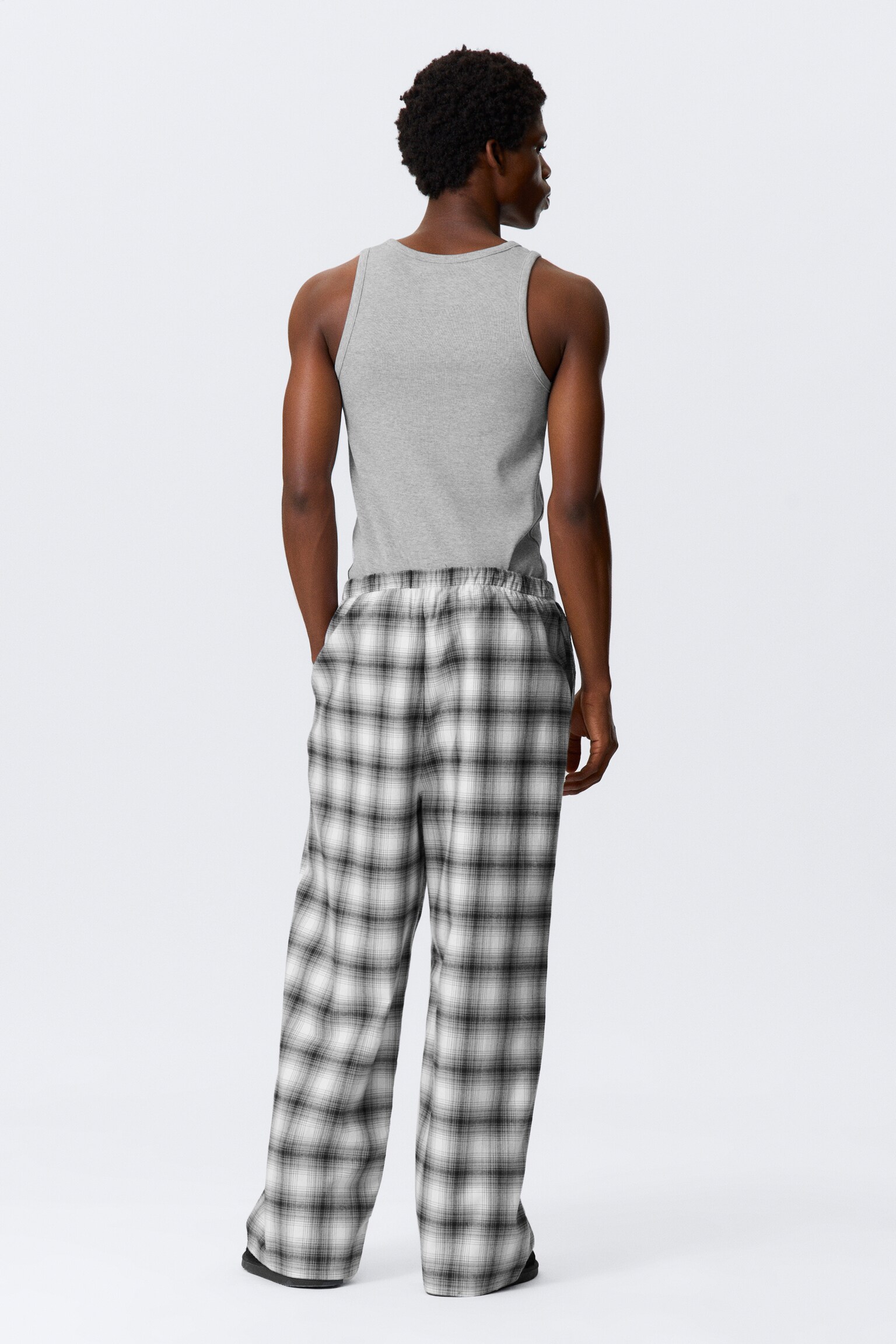 Afslappede flannelpyjamasbukser - Hvid med sorte/Sort med tern/Checked Dark Brown - 3