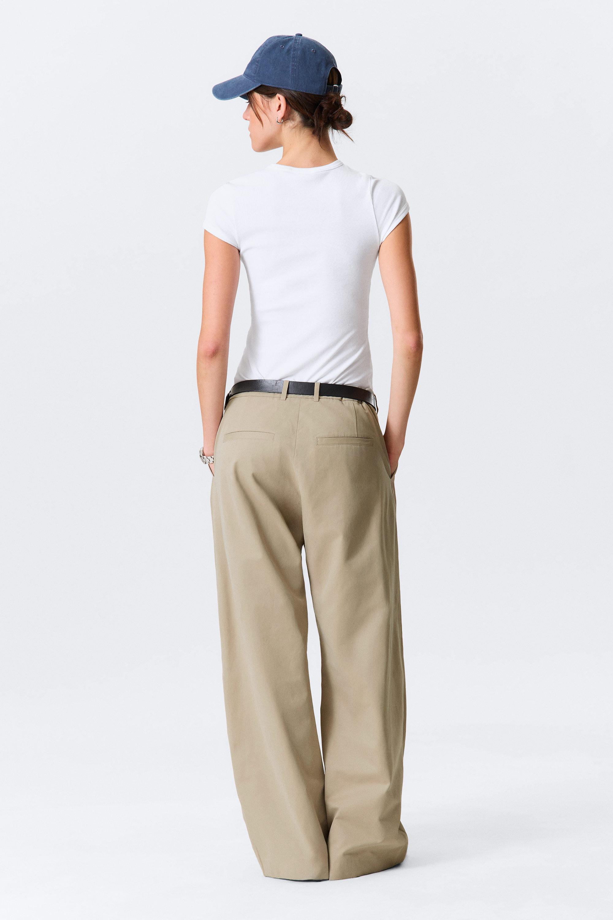 Beige - Low Rise Wide Leg Pleated Trousers - 3