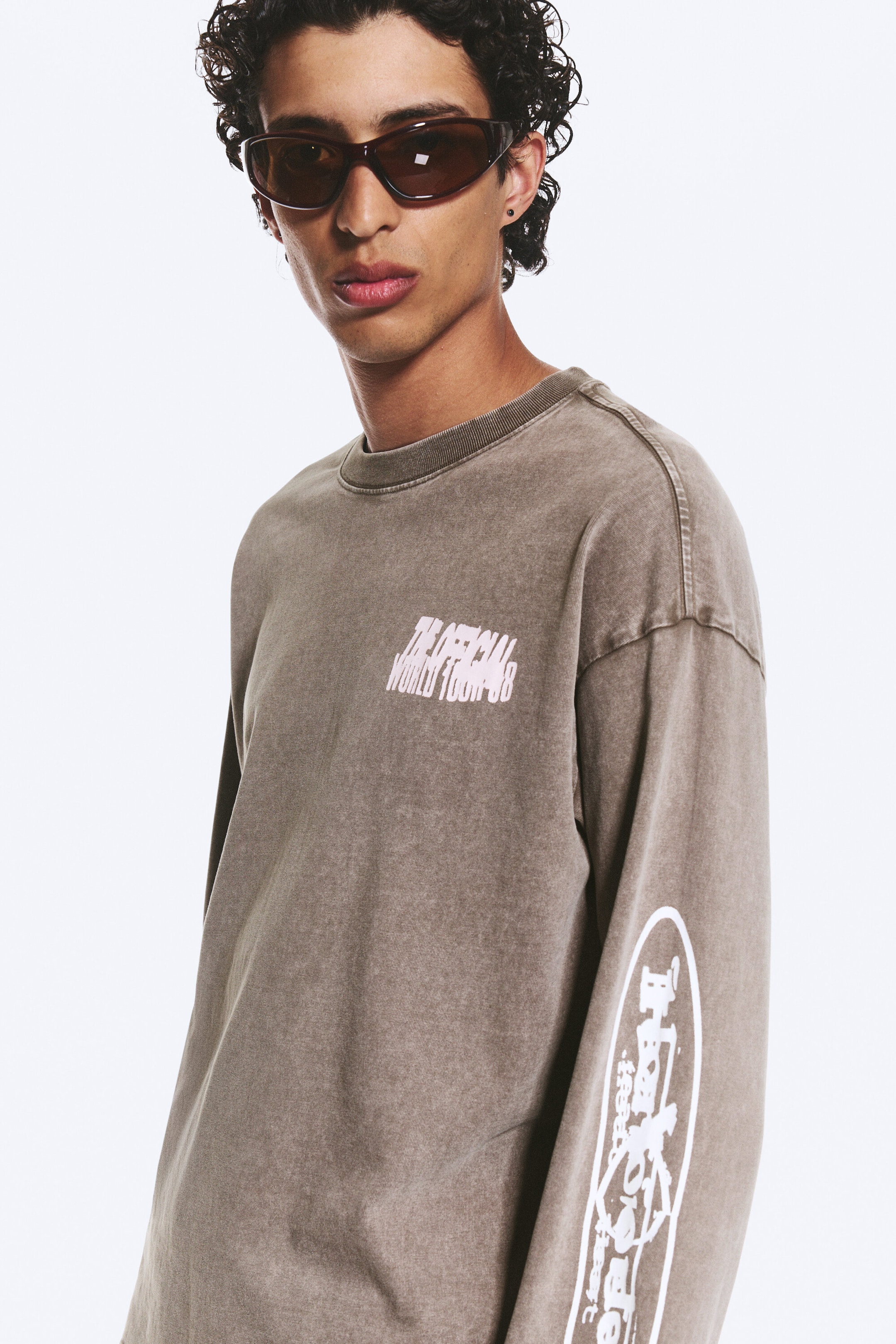 Dunkles Graubraun - Logo-Mix - Kastiges Langarmshirt mit Grafikprint - 2