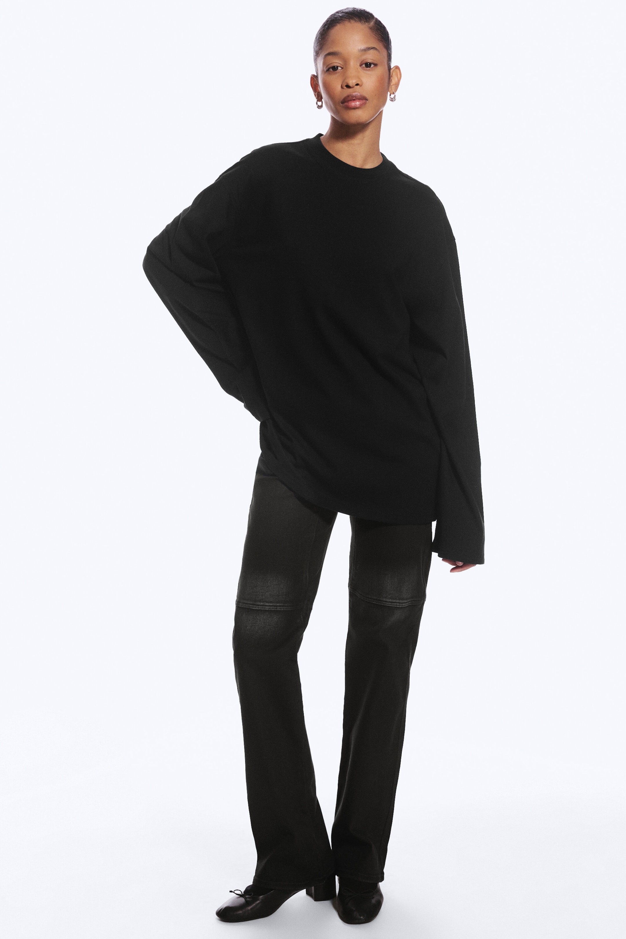 Schwarz - Oversized-T-Shirt mit langen Ärmeln - 4