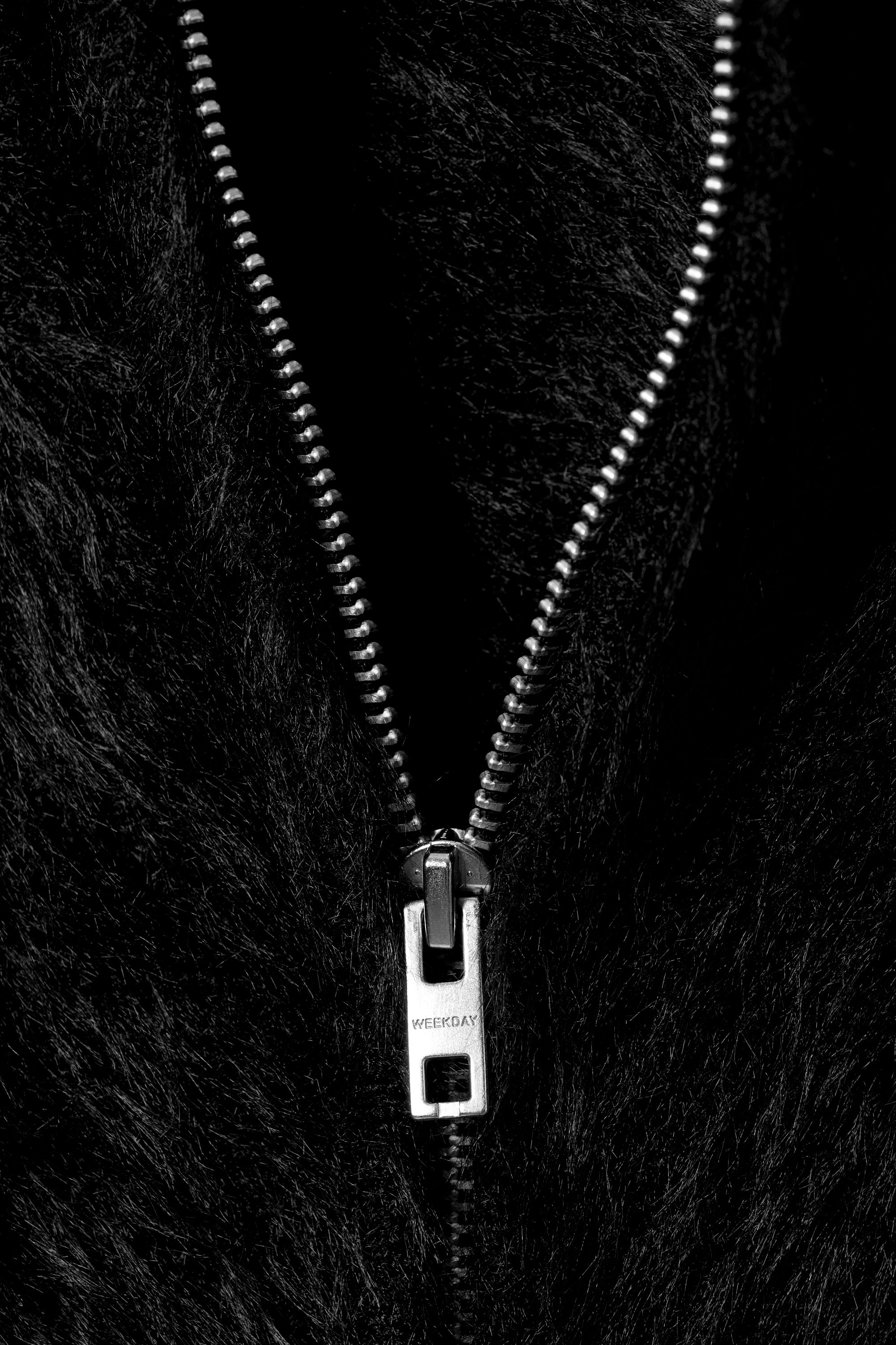 Zwart - Harige gebreide hoodie met rits in een boxy model - 5