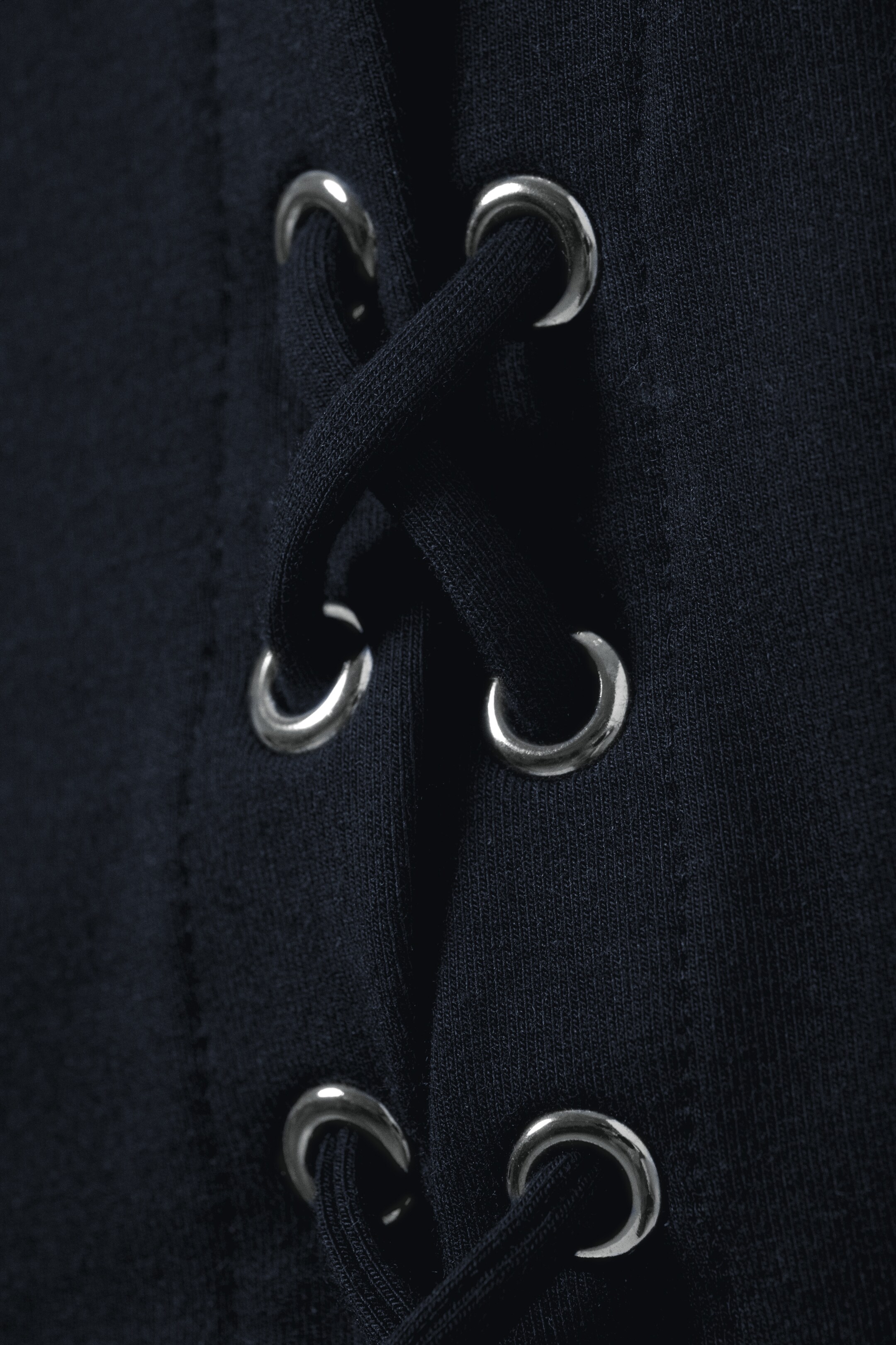 Agrandir l'image: Haut sans manches à œillets et laçages col bateau - Noir - FEMME | H&M CH 2