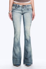 Cloudy Blue - Mellanblå - Booty Bei Low Waist Skinny Bootcut Jeans - 1