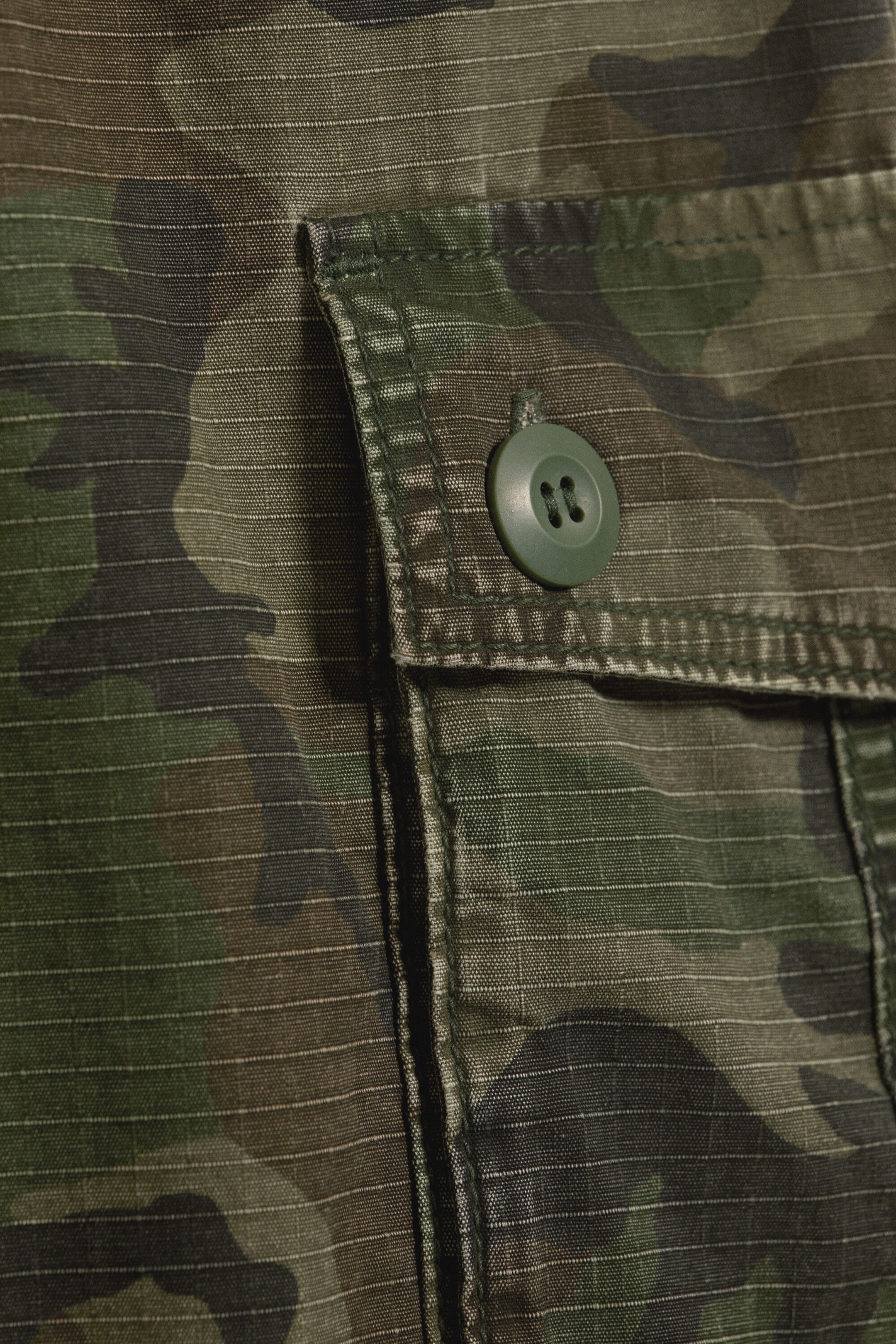 Khakigrön - Camo - Lågmidjade croppade cargobyxor - 5