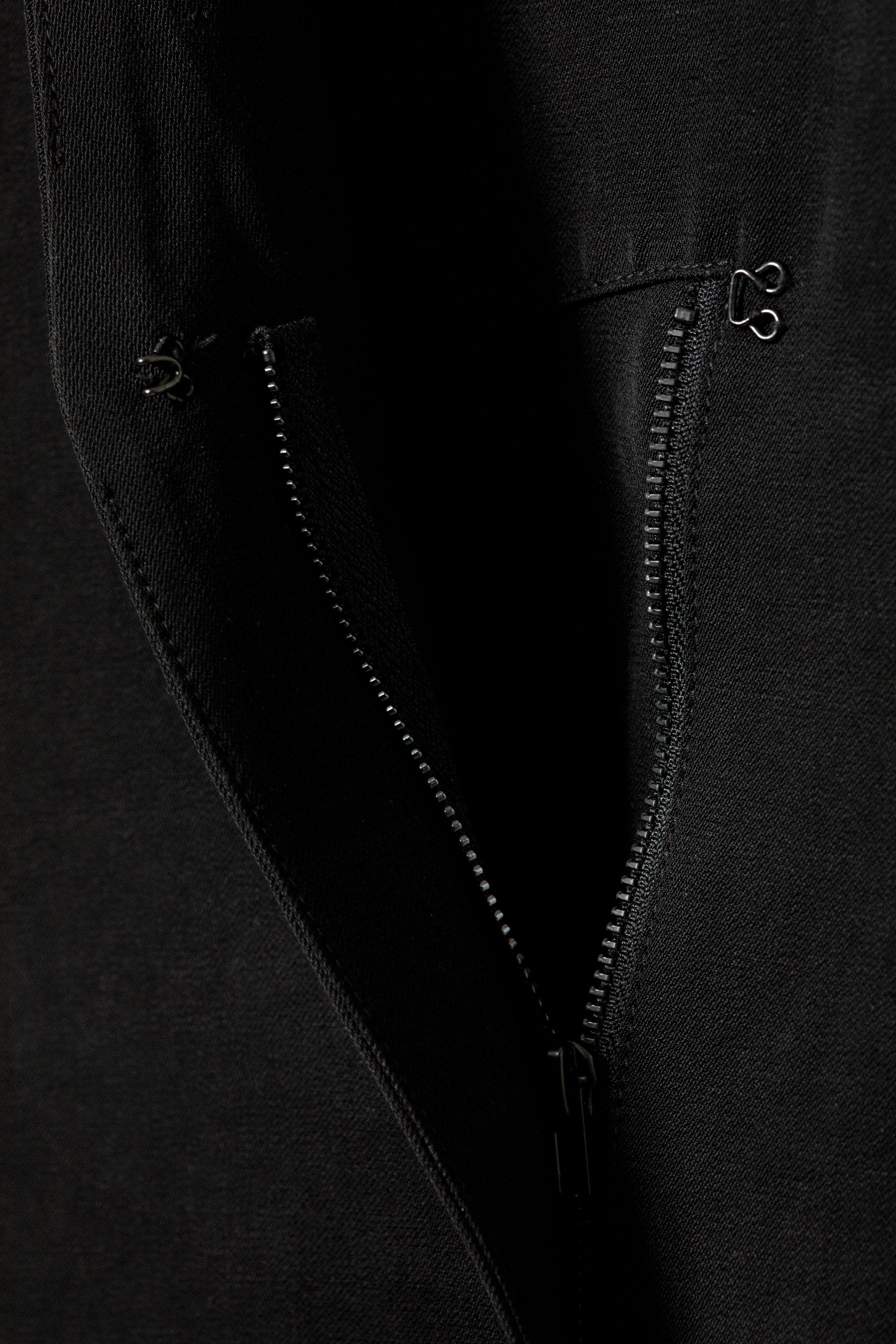 Schwarz - Maßgeschneidertes Blazerkleid aus Leinenmischung - 3