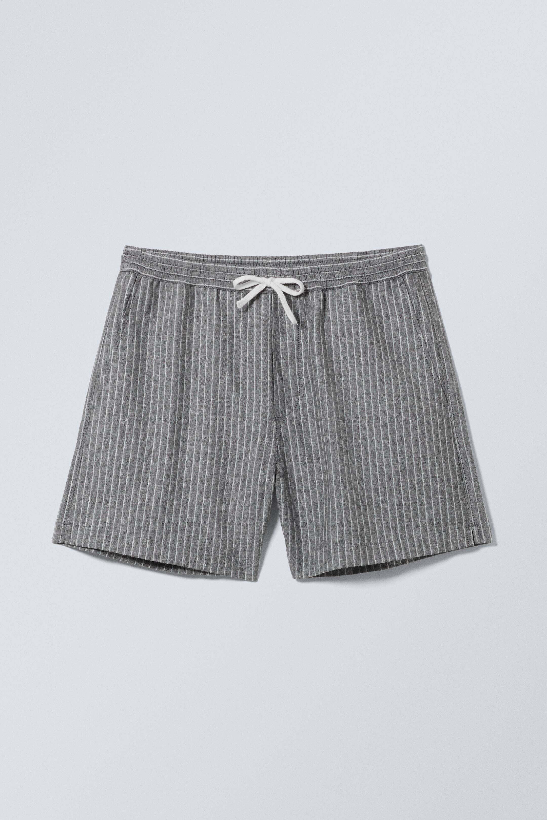 Se større billede: Stribede shorts i hørblend - Sorte striber - HERRE | H&M DK 1