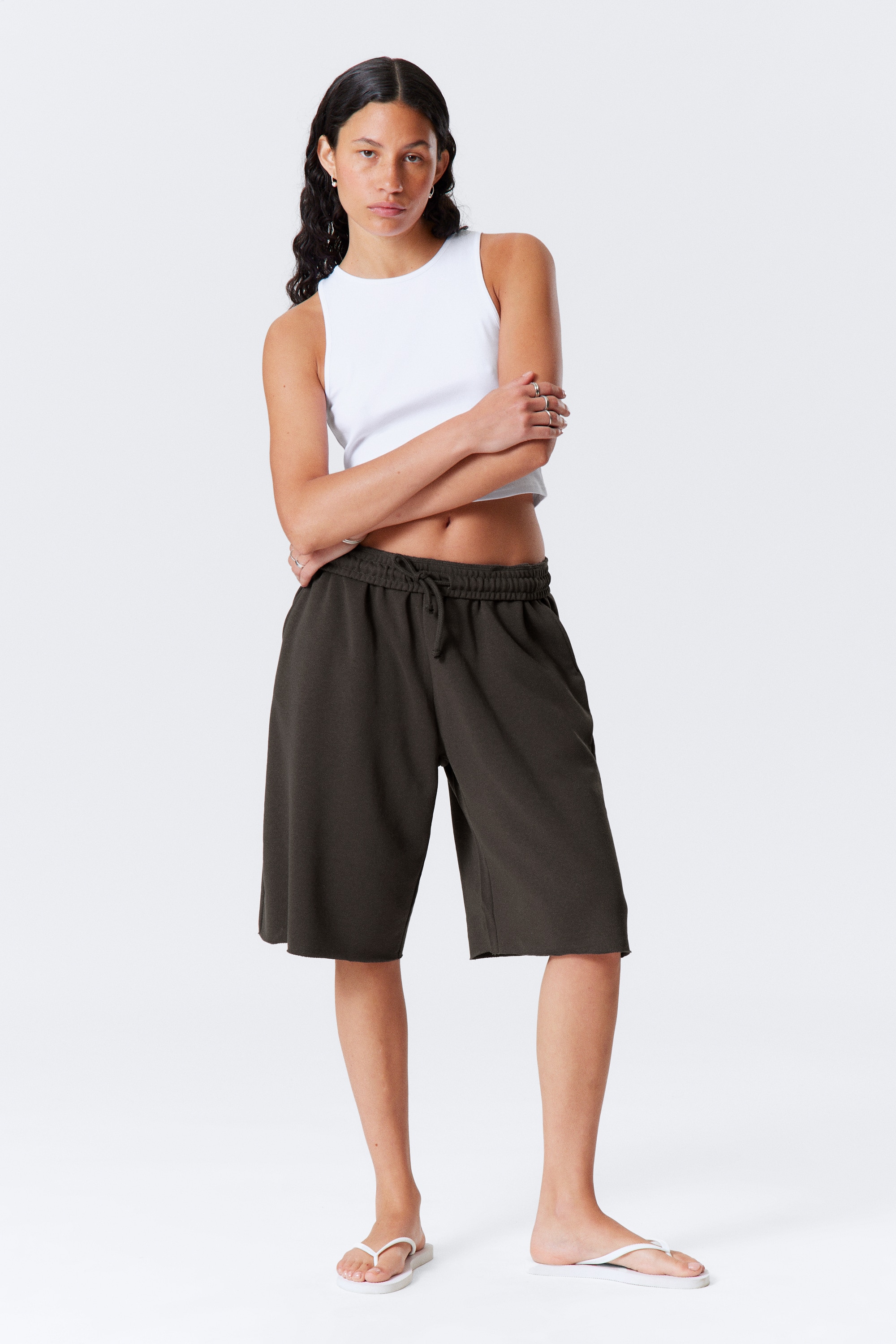 Oversized knälånga terryshorts - Mörkgrå/Vit