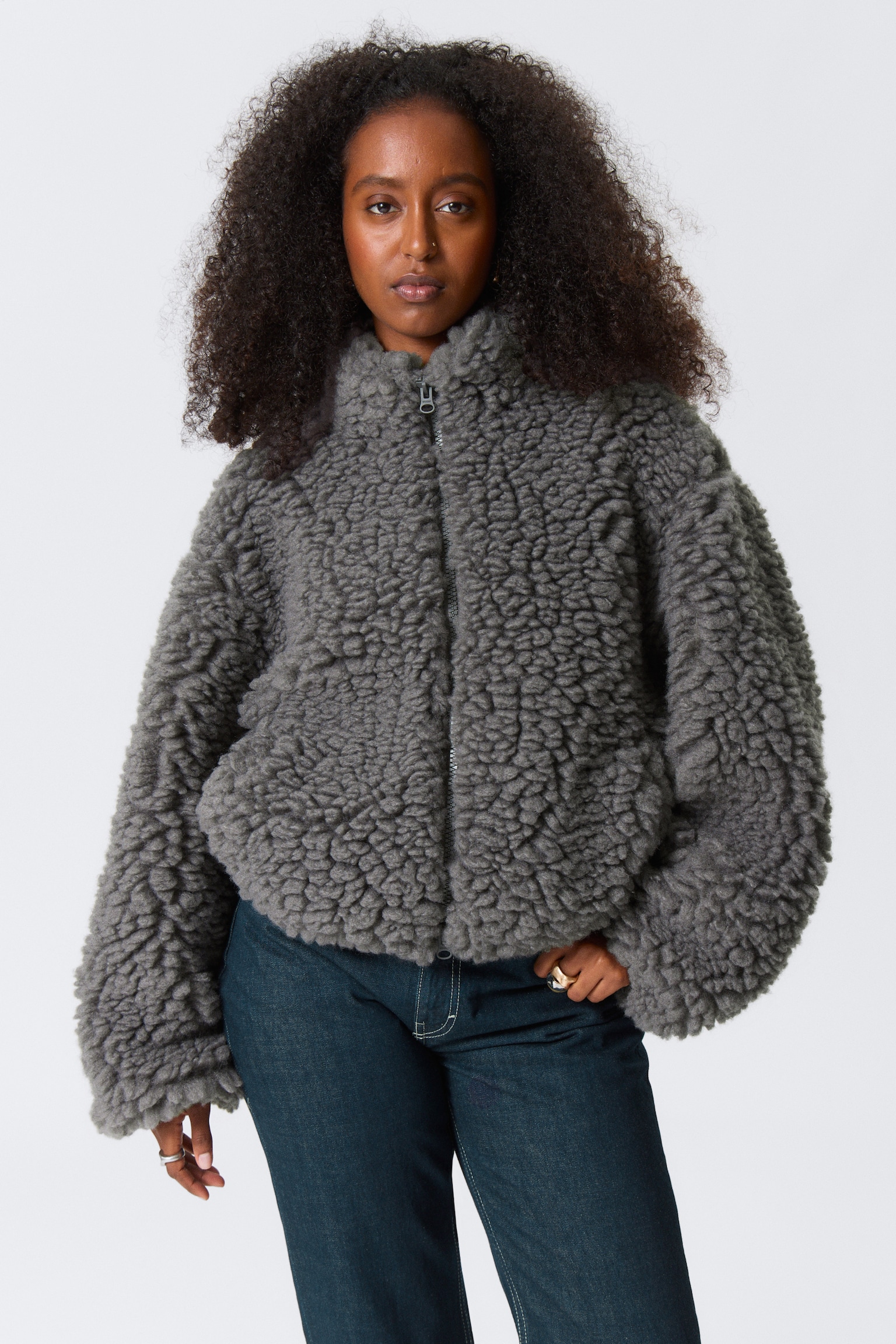 Flauschige Oversize-Jacke mit Reißverschluss - Staubgrau/Braun/Staubiges Beige