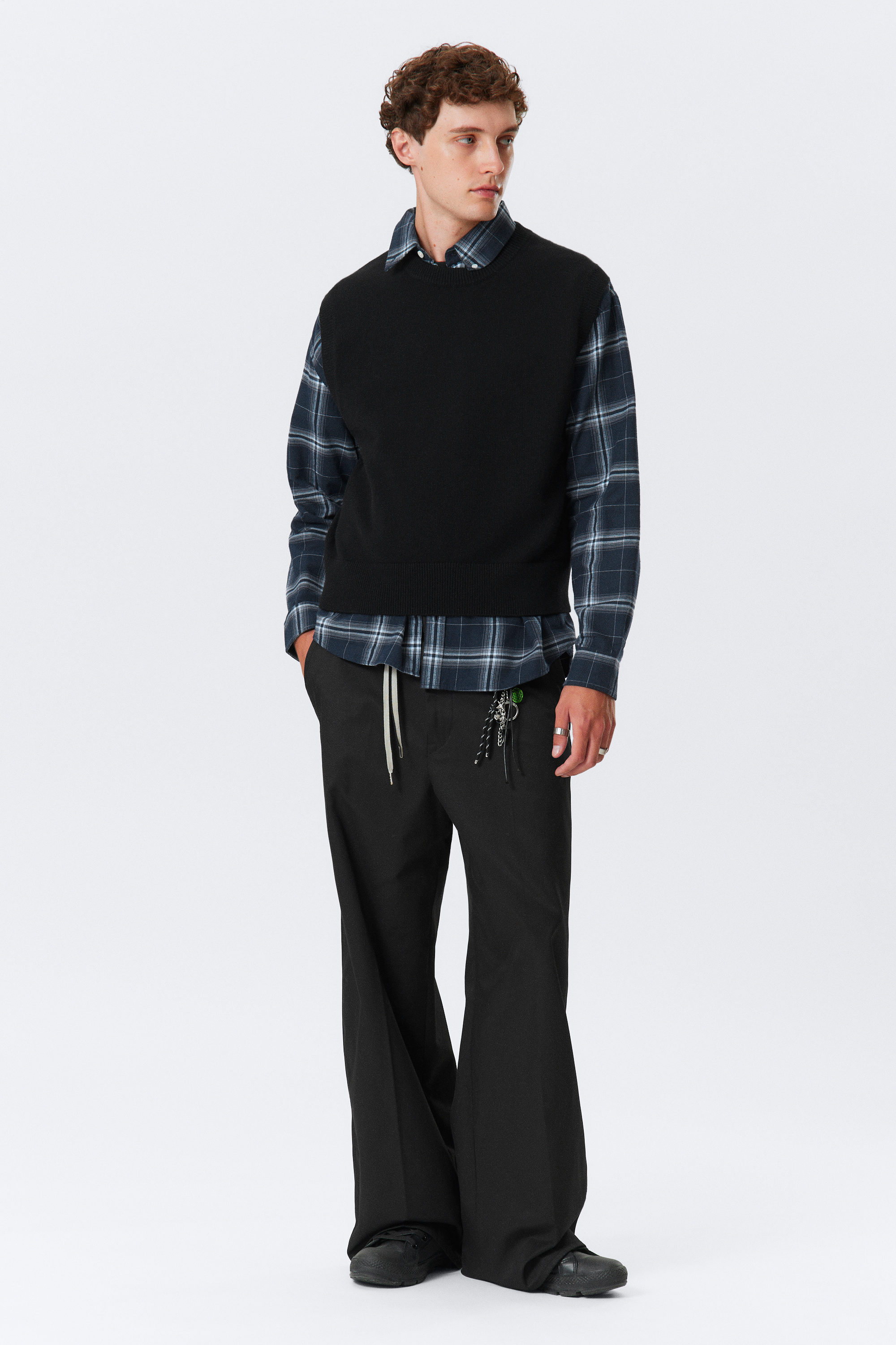 Black - Knitted Vest - 2