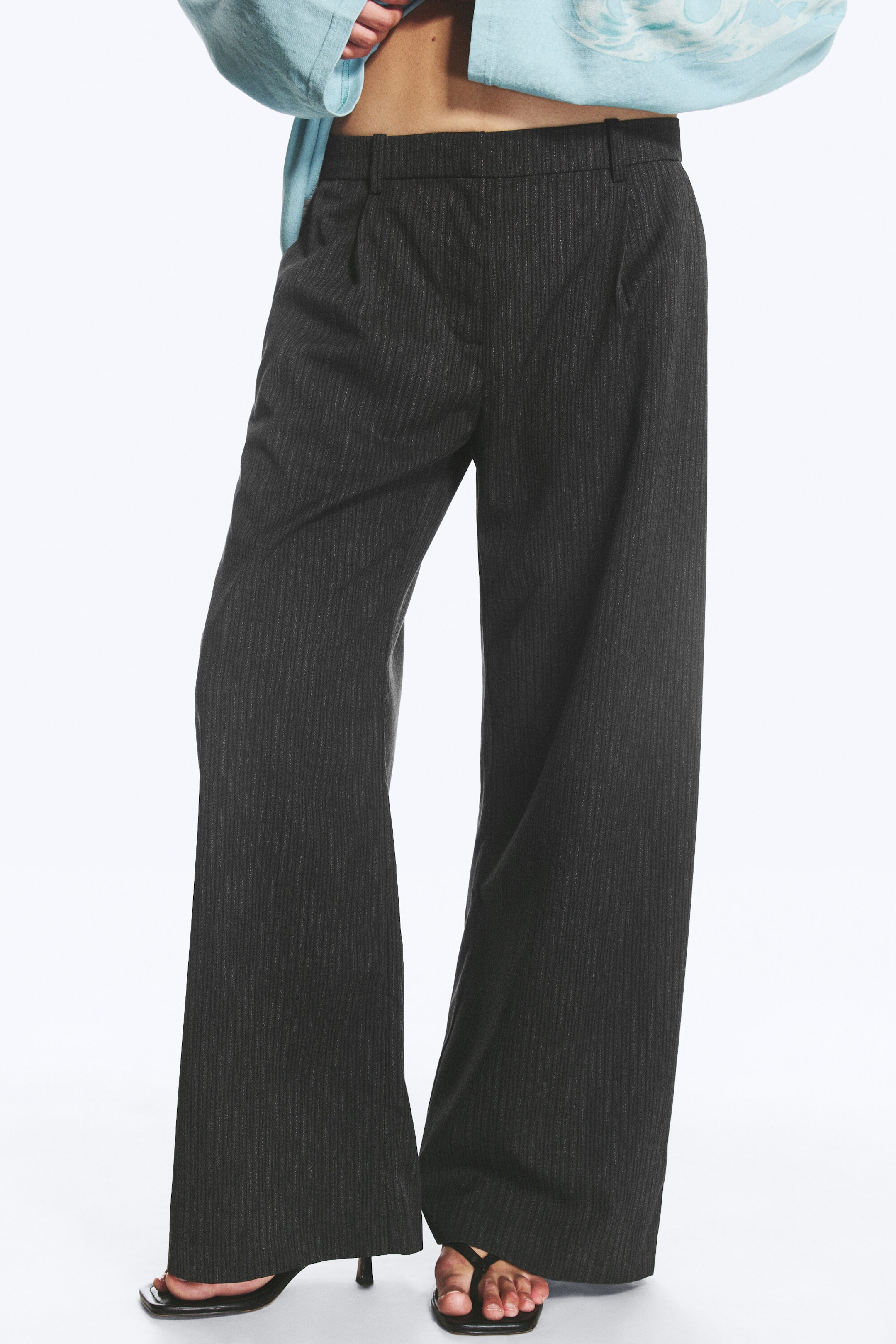 Fines rayures gris foncé - Pantalon de costume large taille basse - 2