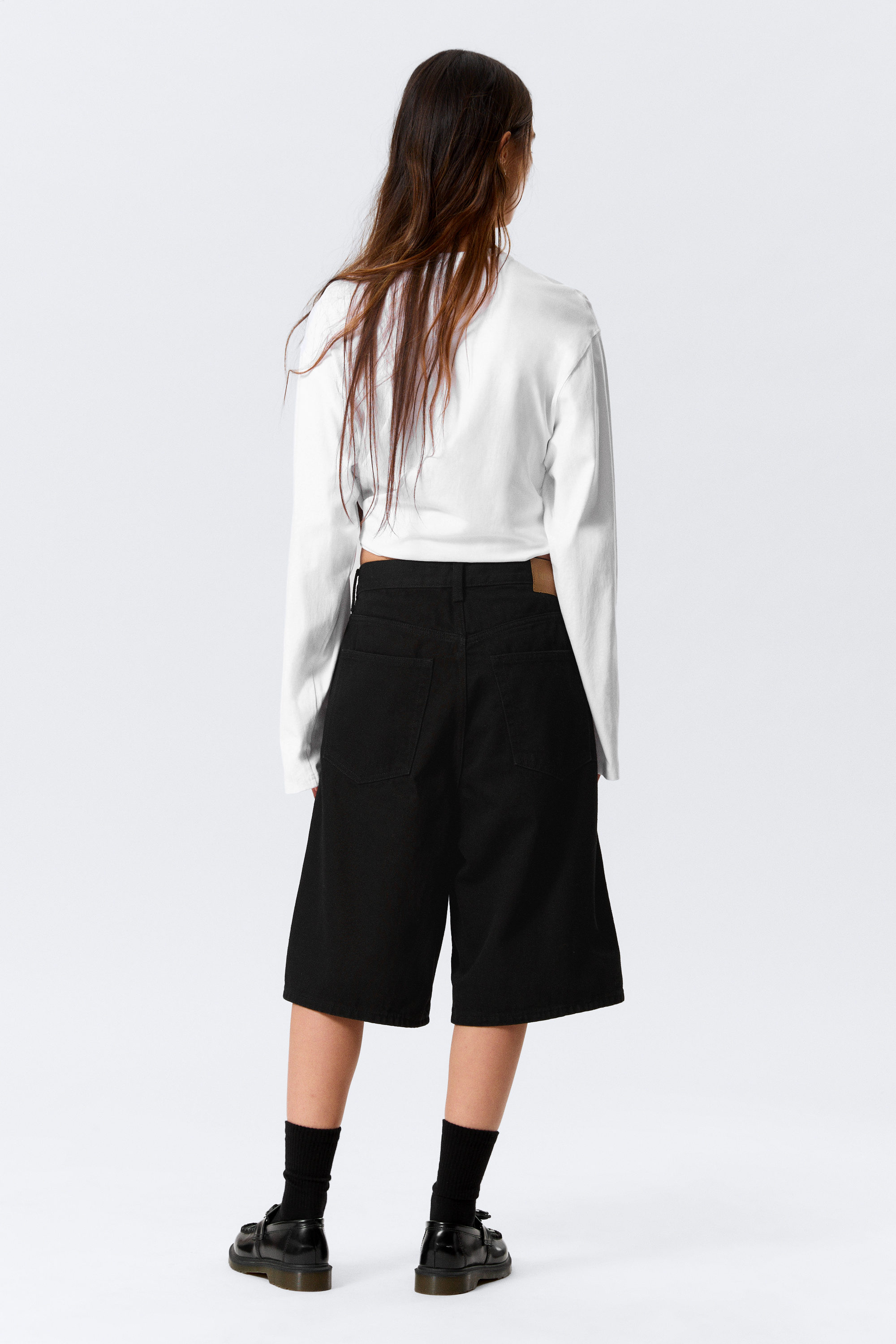astro mid rise loose baggy denim shorts - Black Rinse - Black