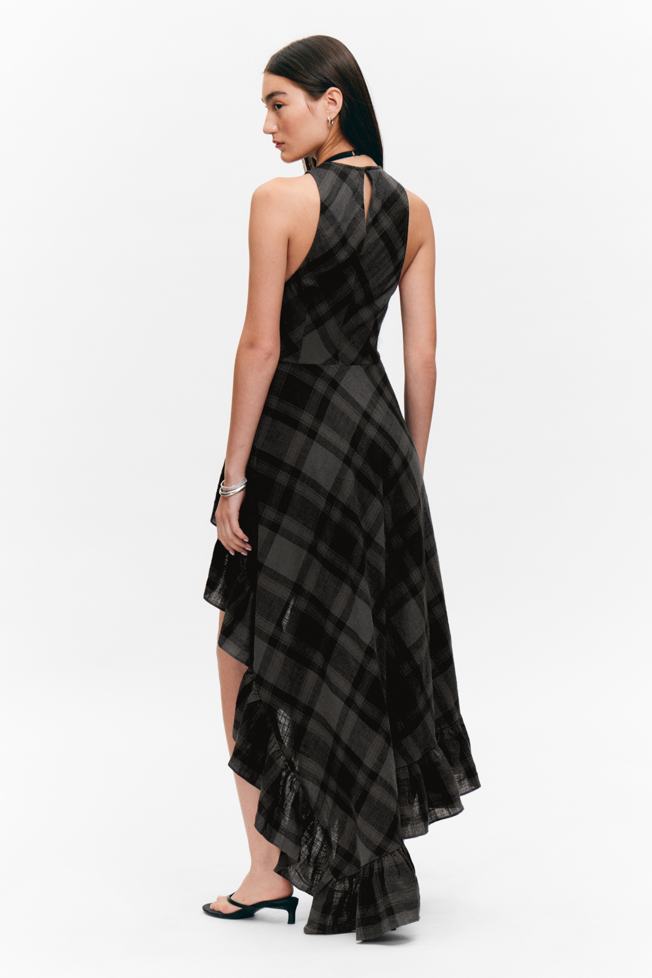 Agrandir l'image: Robe longue sans manches à volants asymétriques - Carreaux gris foncés - FEMME | H&M FR 4