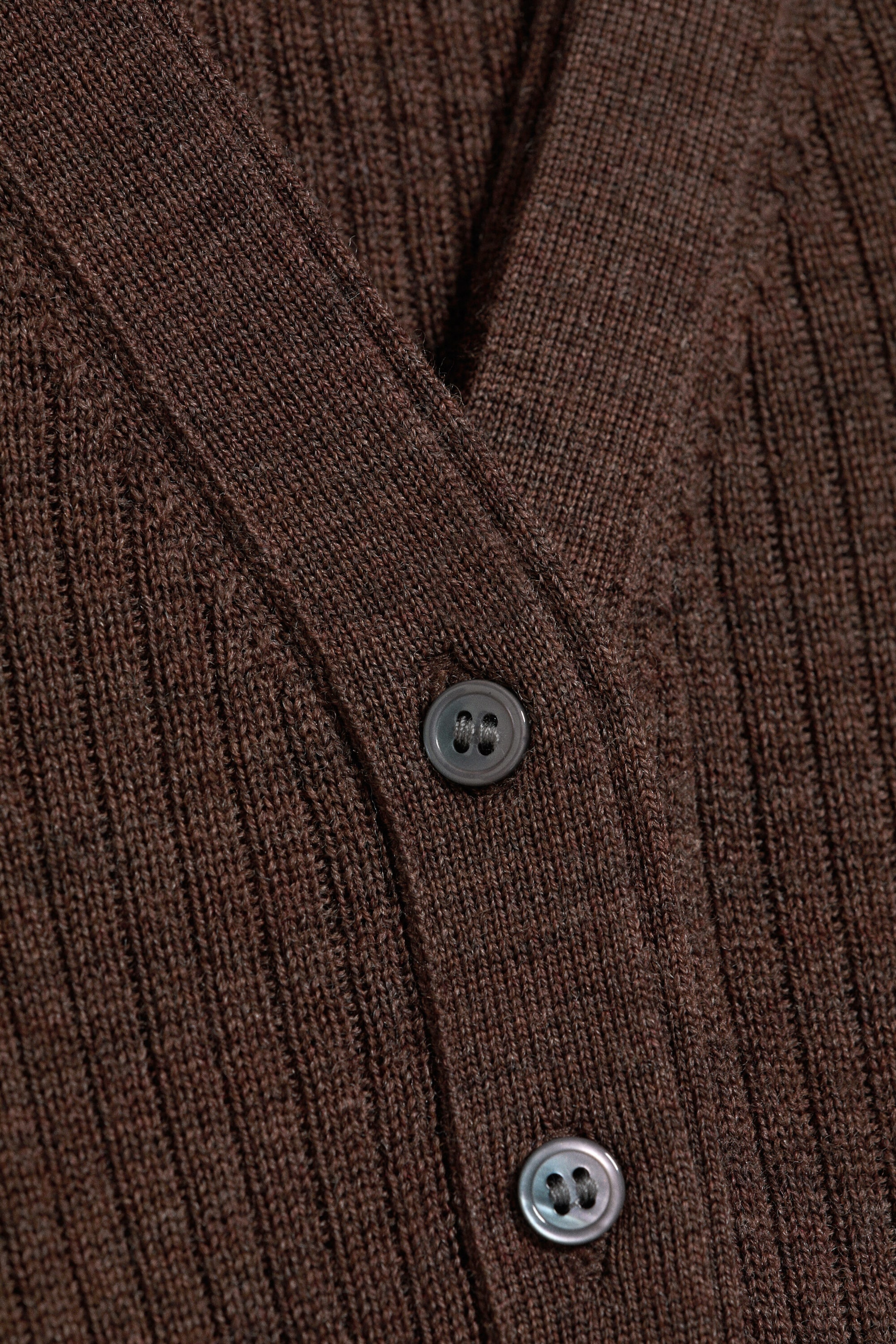 Mørkebrun - V-hals cardigan i merinoull - 2