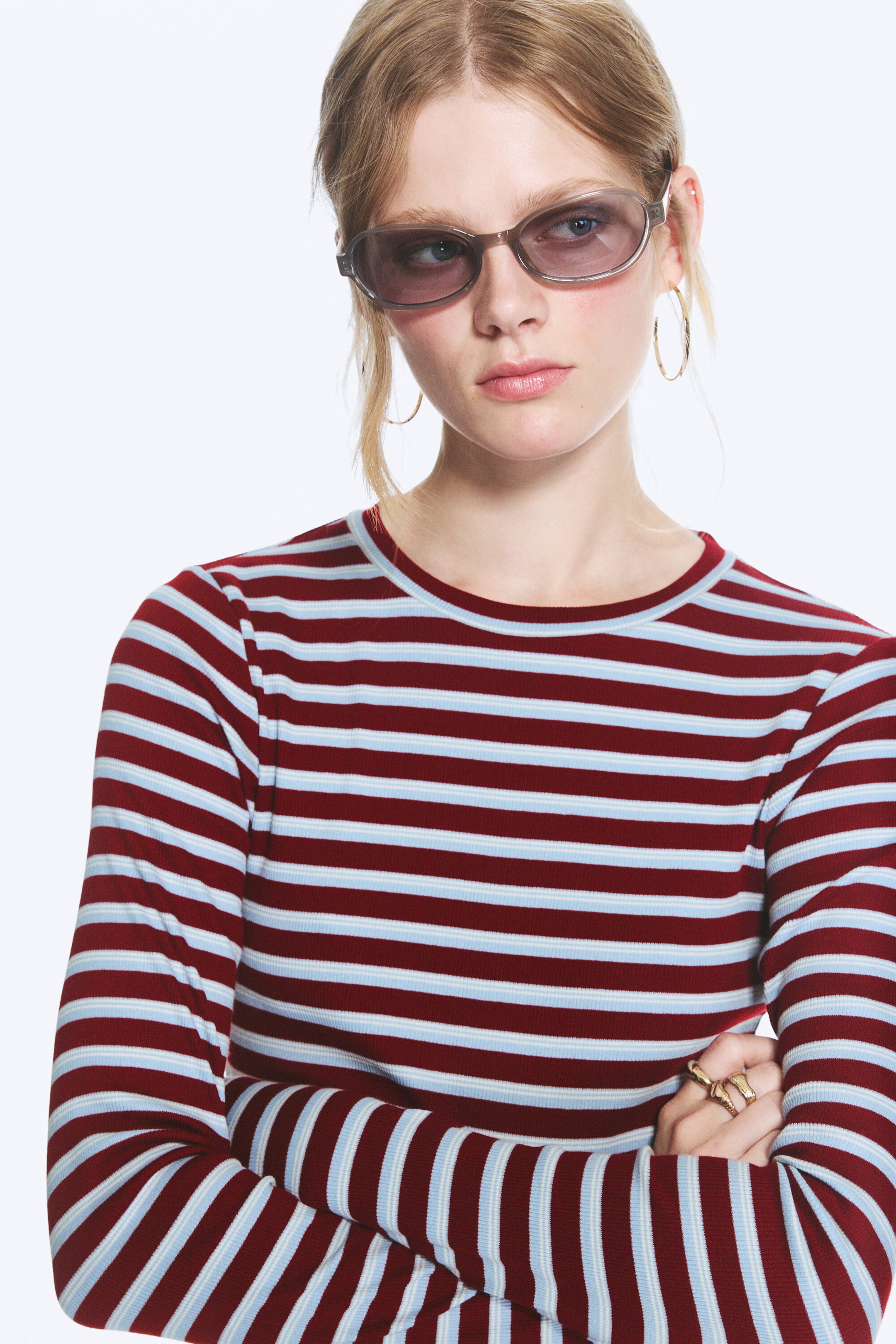 Gestreift in Blau/Rot/Weiß - Enges, geripptes Longsleeve - 2