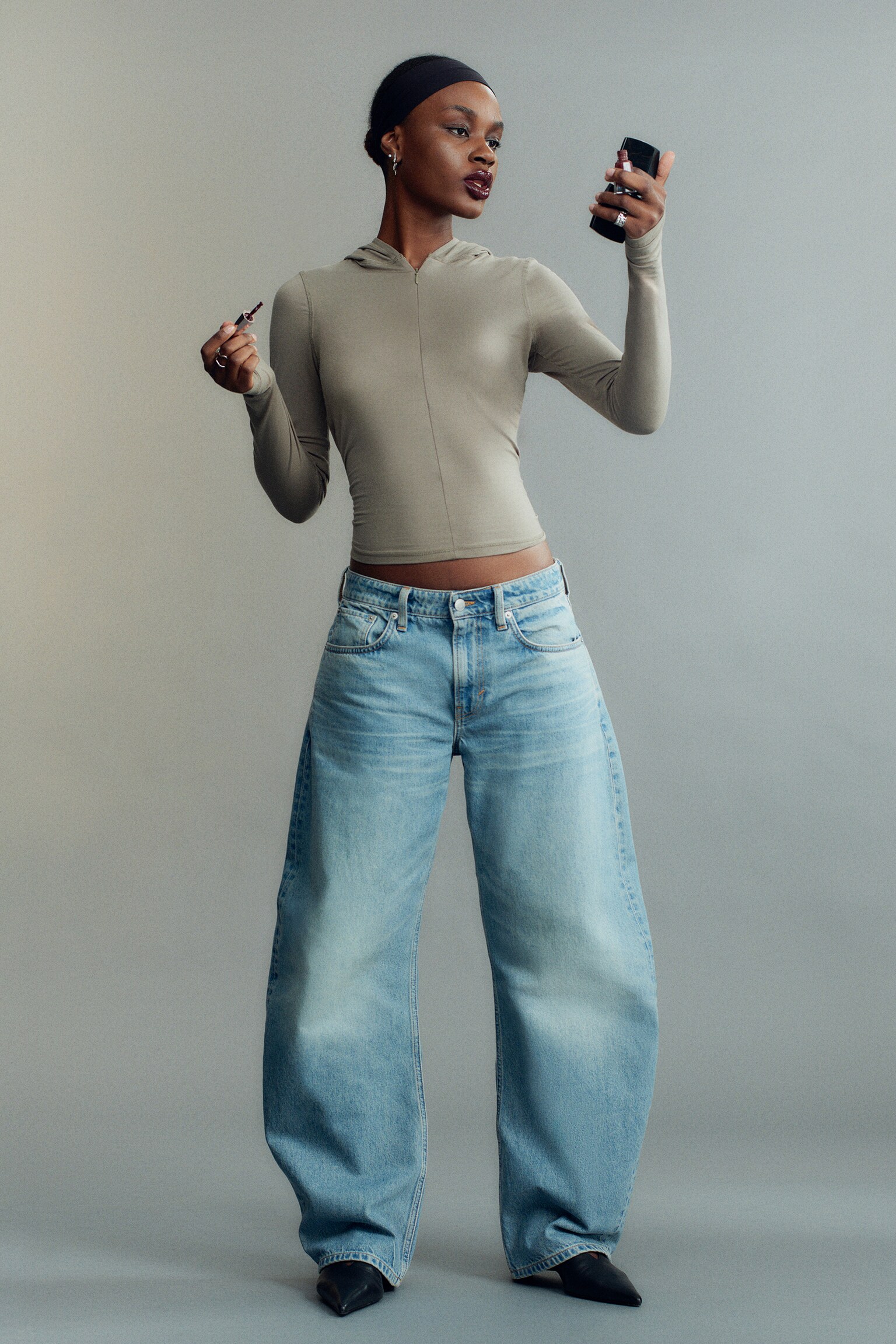 Jeans Abell a vita media e gamba a palloncino - Seventeen Blue - Blu medio/Gnarly Blue - Blu medio/Canyon Grey – Grigio medio