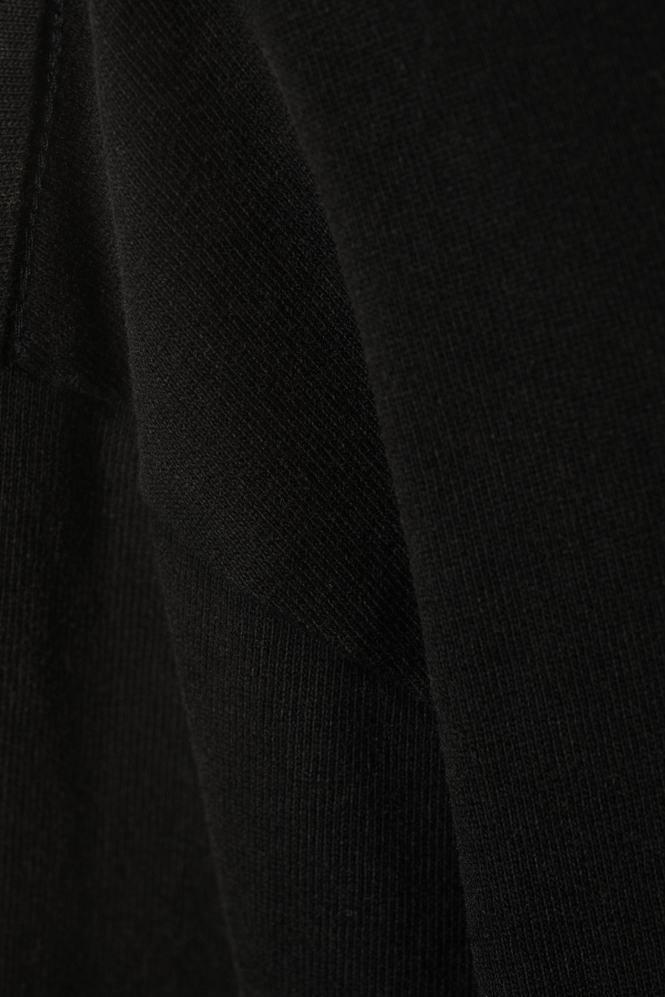 Black - Relaxed Long-Sleeved T-shirt - 4