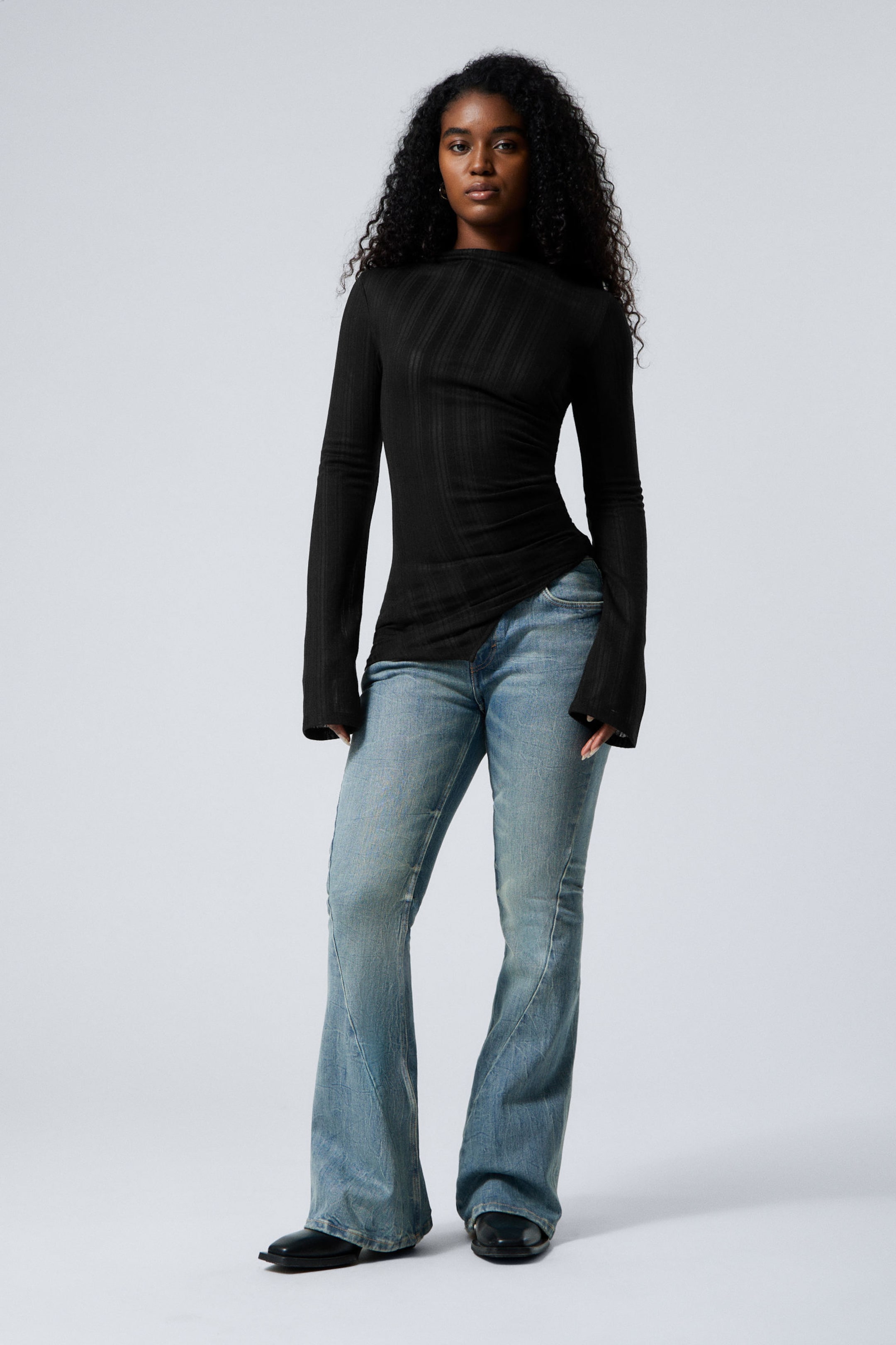 Schwarz - Transparente, asymmetrische Langarmbluse - 2