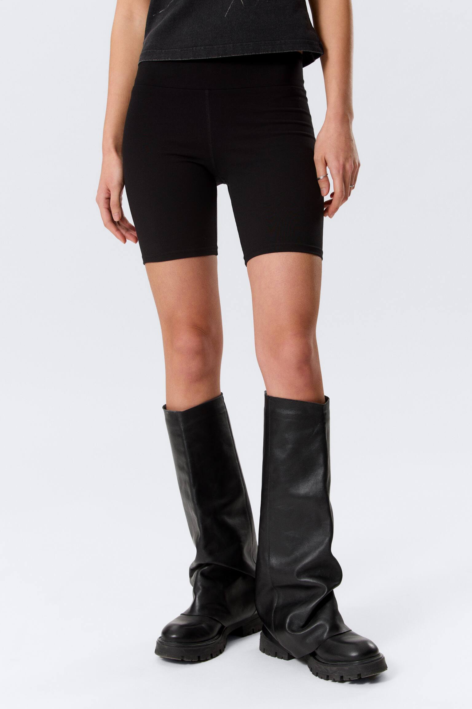 Eng anliegende Biker-Shorts mit mittlerer Bundhöhe - Schwarz/Grau-Beige - 4