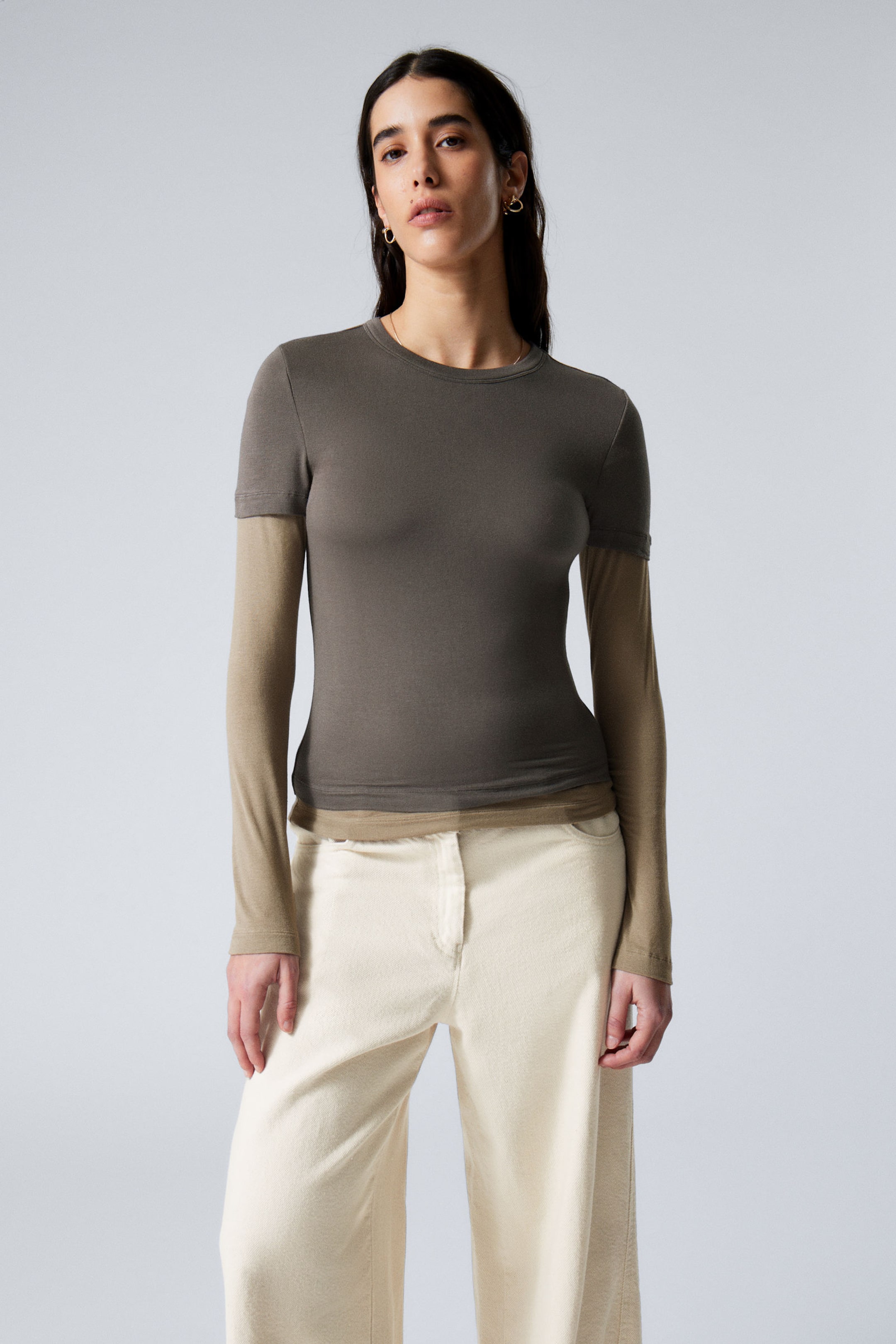 Dunkles Graubraun - Doppellagiges Longsleeve-T-Shirt im Slim Fit - 1