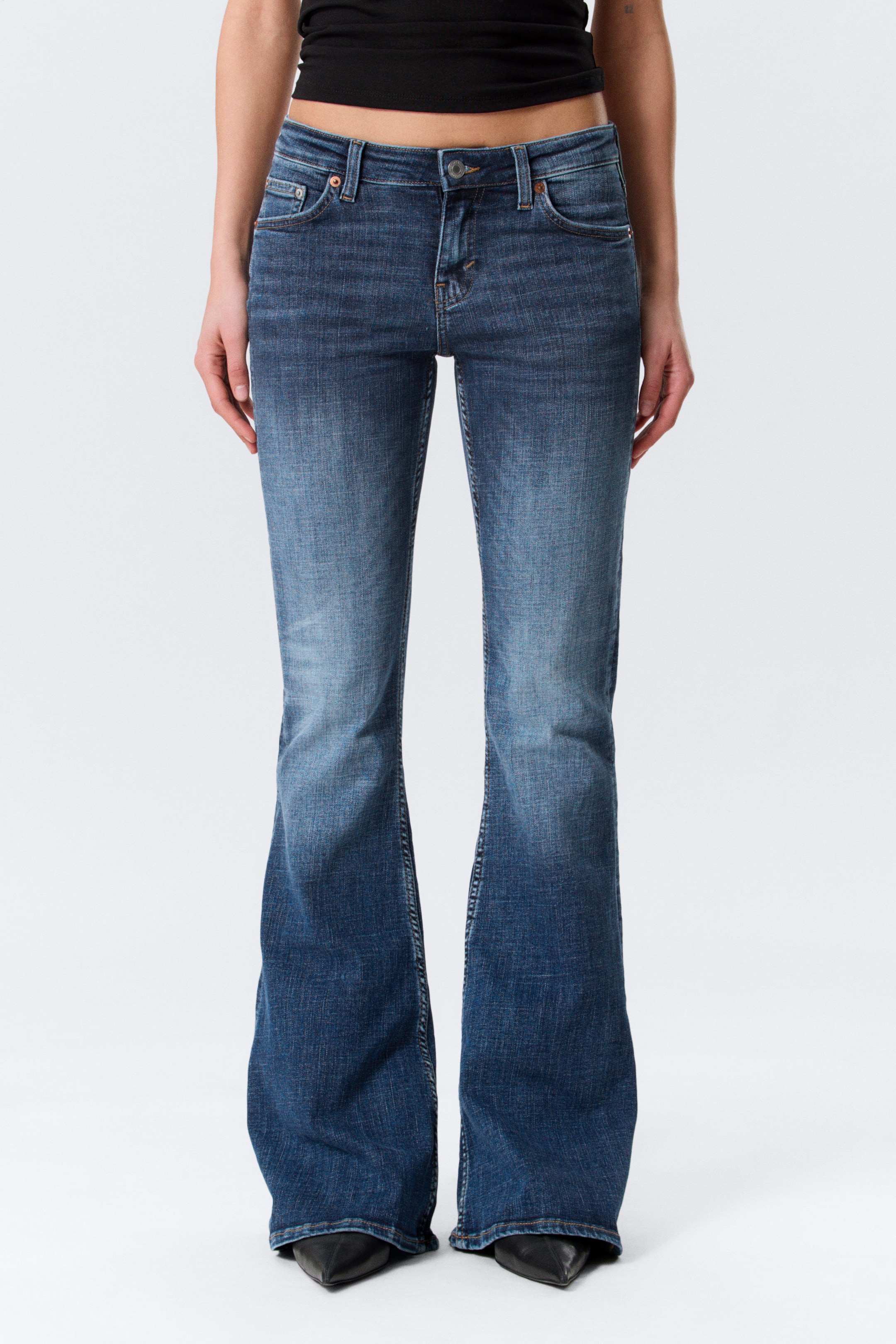 Peak Blue - Mellanblå - Katsumi low waist slim flared leg jeans - 2