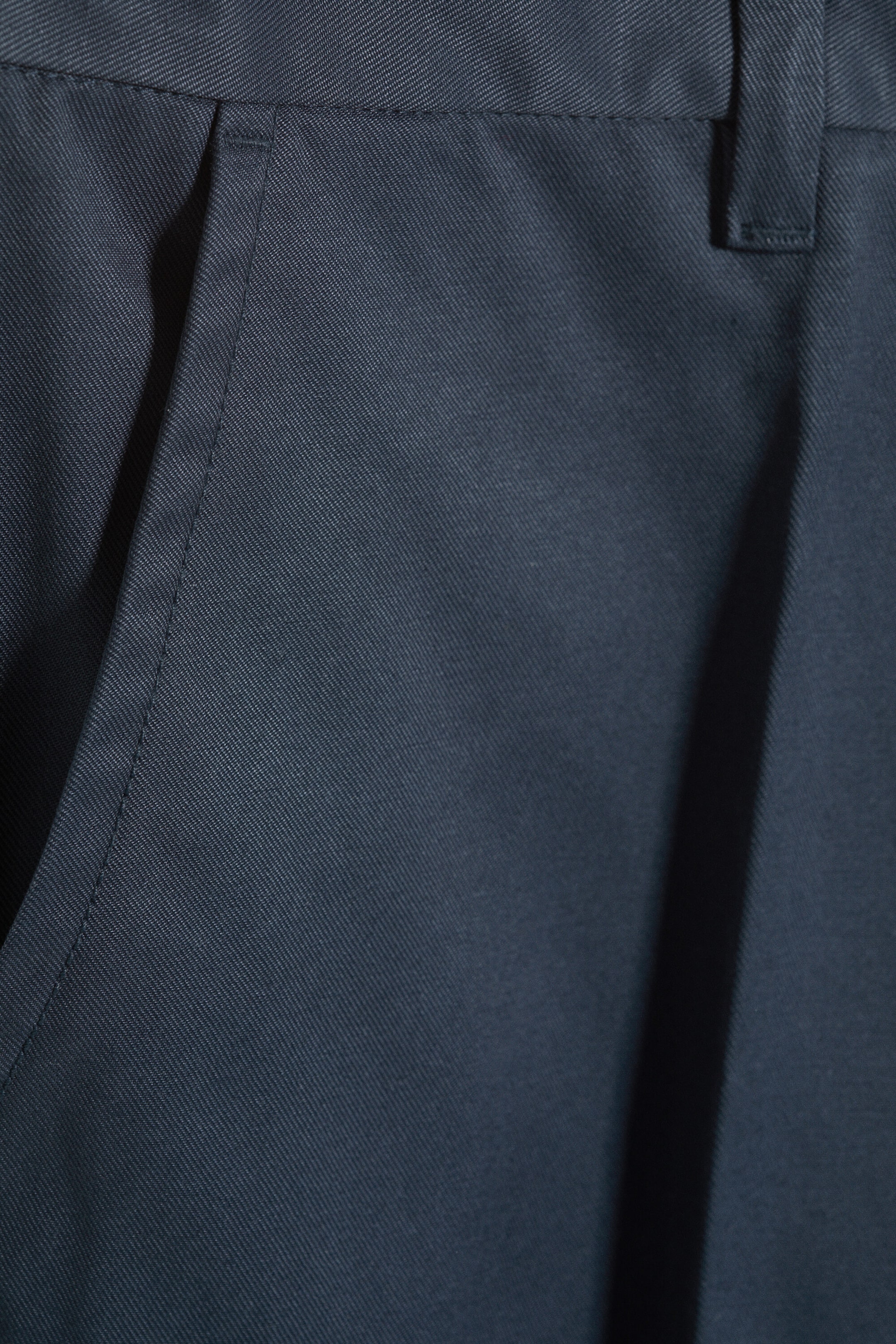 Dunkelblau - Emil Chinohose mit lockerer Passform - 1