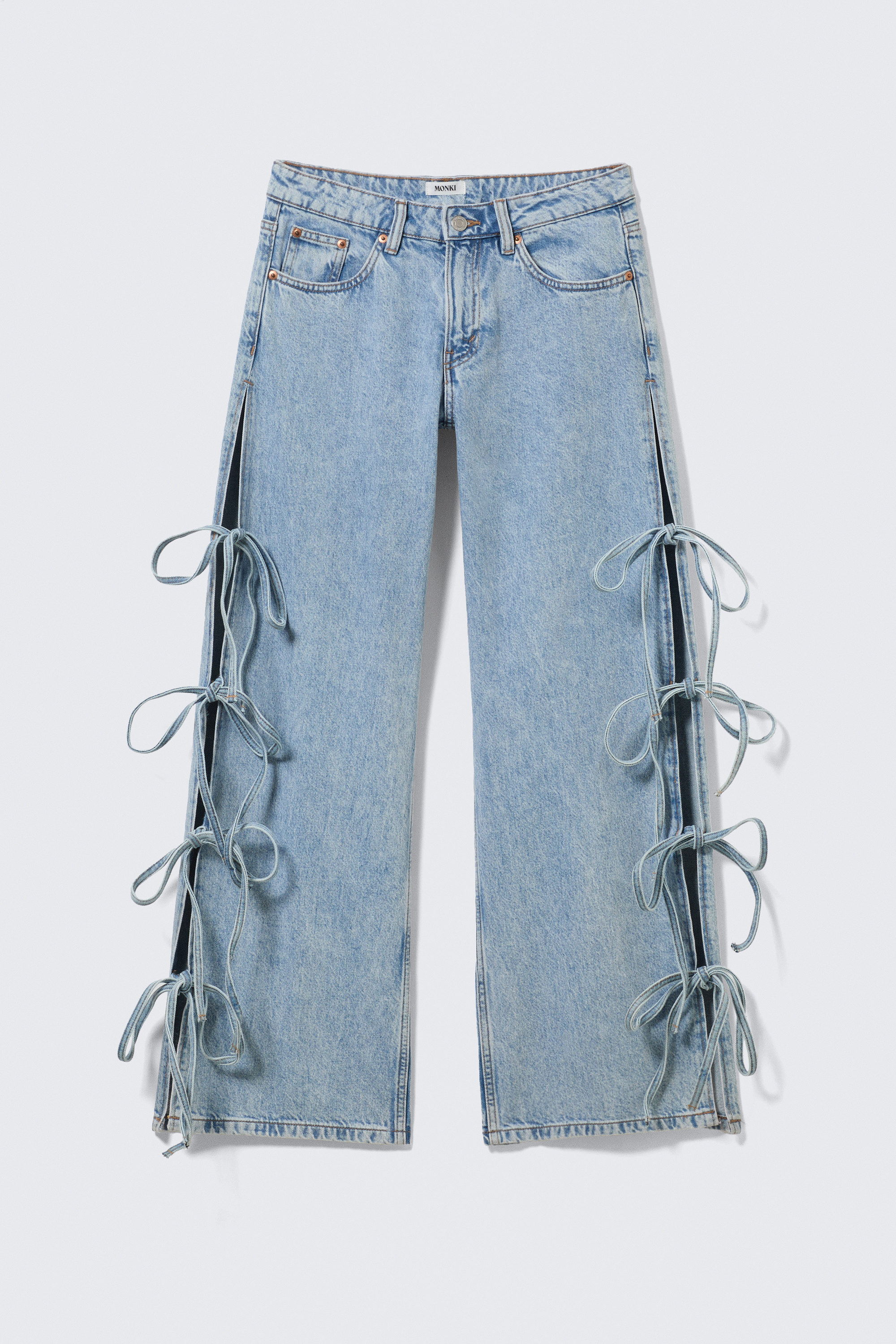 imoo low rise loose wide bow jeans - Mid Blue - Medium Blue | Monki DK