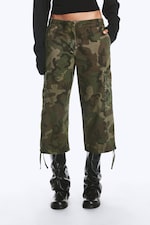Khakigrön - Camo - Lågmidjade croppade cargobyxor - 1