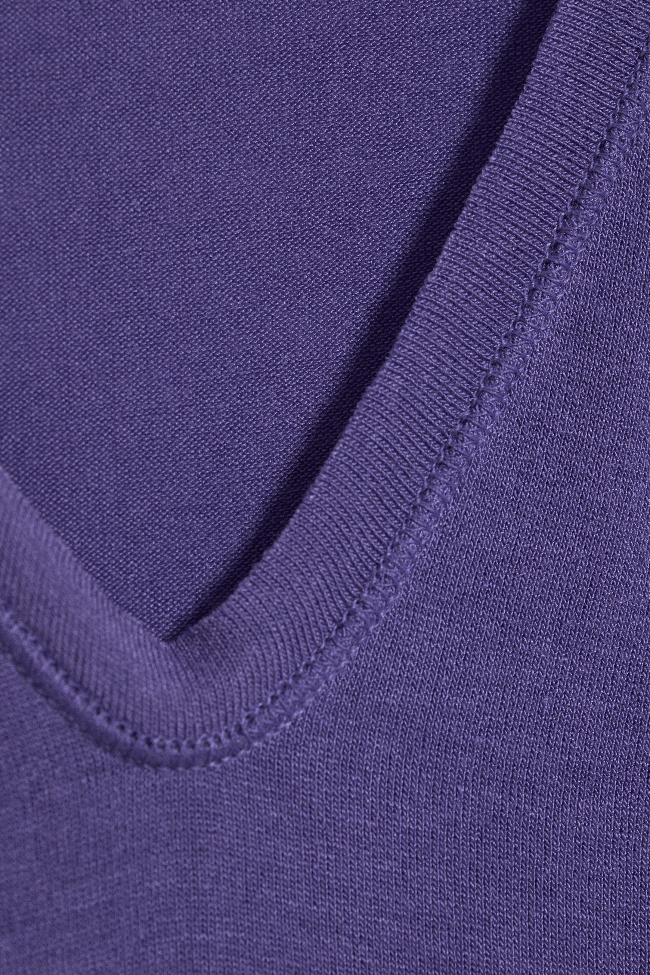 Lilac - Top mit tiefem V-Ausschnitt und Dreiviertelärmeln - 2