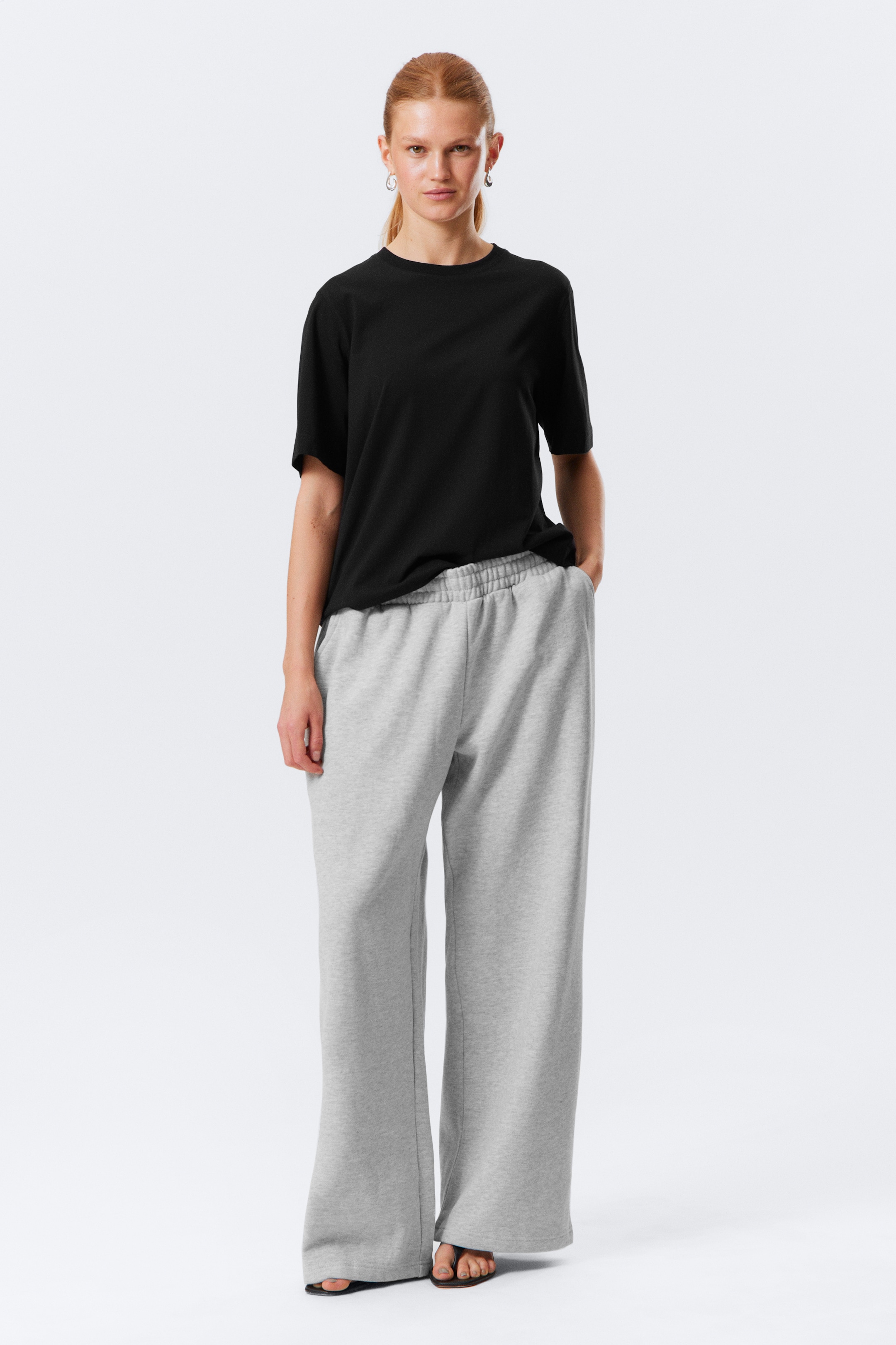 Zobacz większy obraz: T-shirt Perfect Boxy - Czarny - ONA | H&M PL 2