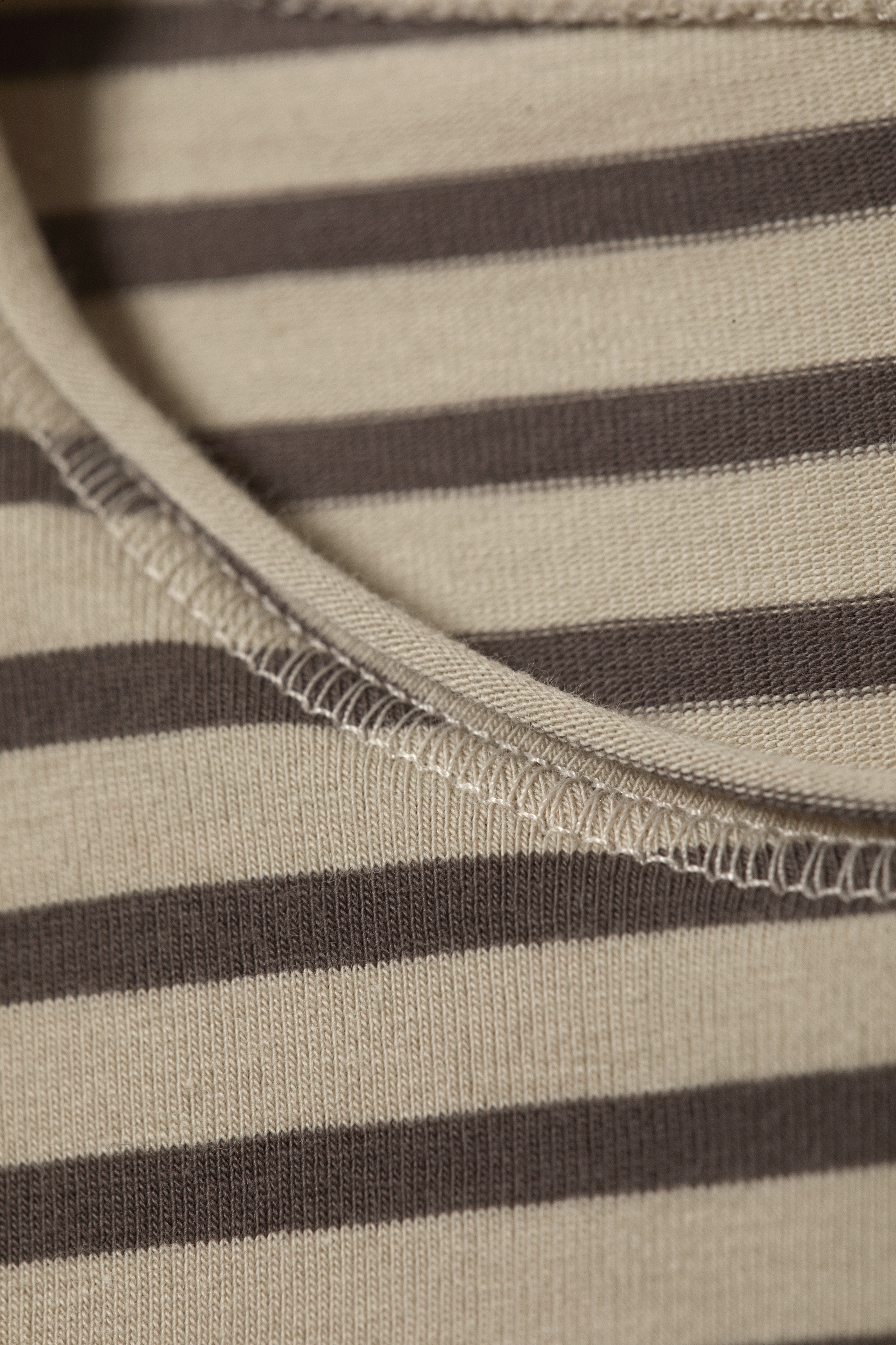 Grösseres Bild ansehen: Longsleeve aus Baumwolle - Taupe gestreift - DAMEN | H&M CH 5