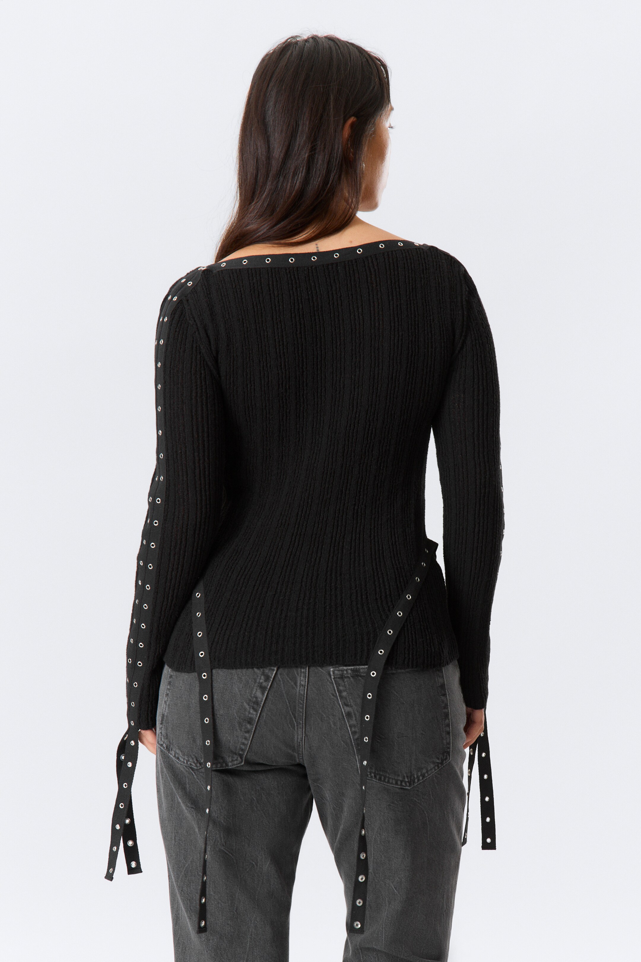 Zobraziť väčší obrázok: Pletený top s detailmi očiek a lodičkovým výstrihom - Black - ŽENY | H&M SK 4