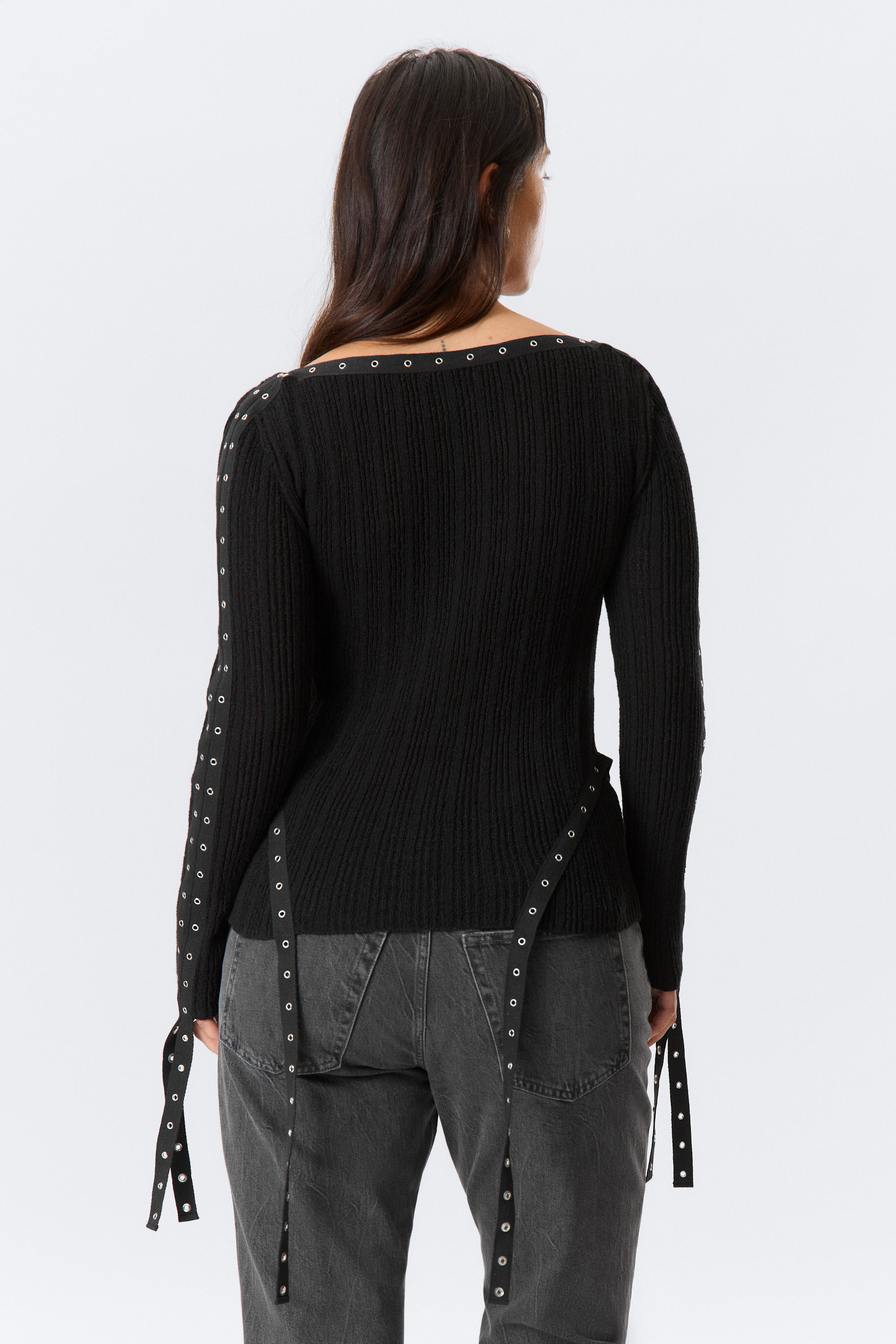 Black - Stickad topp med båtringning och öljetter - 5