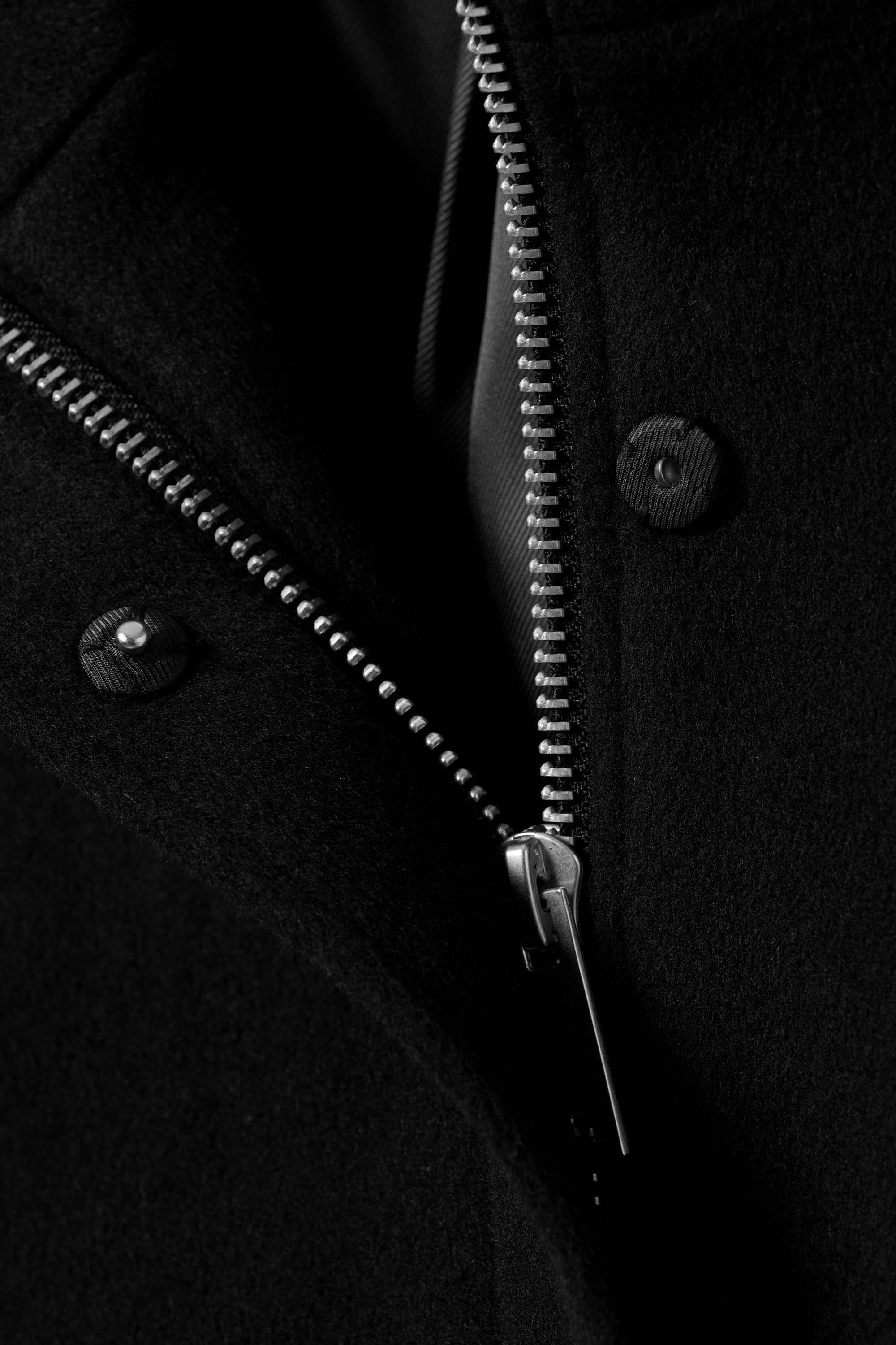 Schwarz - Locker geschnittene Wolljacke mit Raglanärmeln - 7