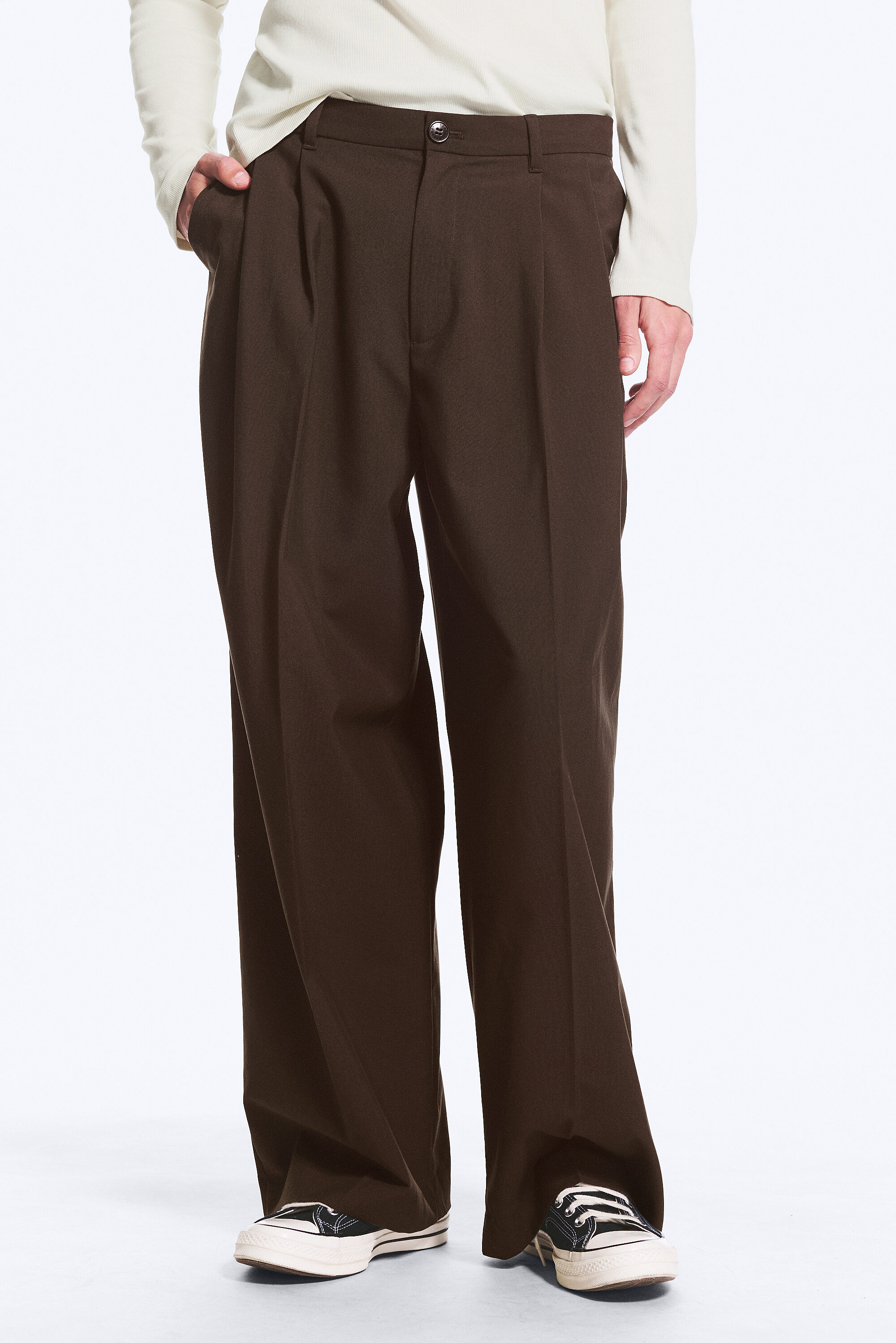 nate regular waist baggy straight trousers - Dark Brown | Weekday WW