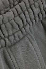 Ausgewaschenes Dunkelgrau - Weite Sweatpants aus schwerem Baumwoll-Frottee - 5