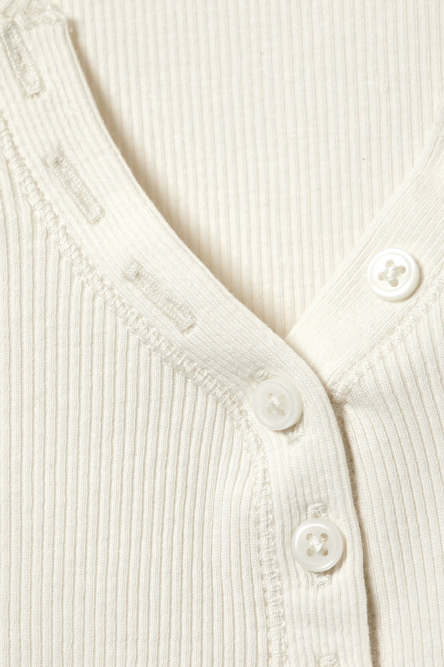 Långärmad figurnära V-ringad topp - Vit/Brun - 3