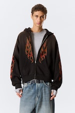 Schwarz - Abgenutzte Flamme - Grafischer Zip-Hoodie mit eckigem Schnitt - 2