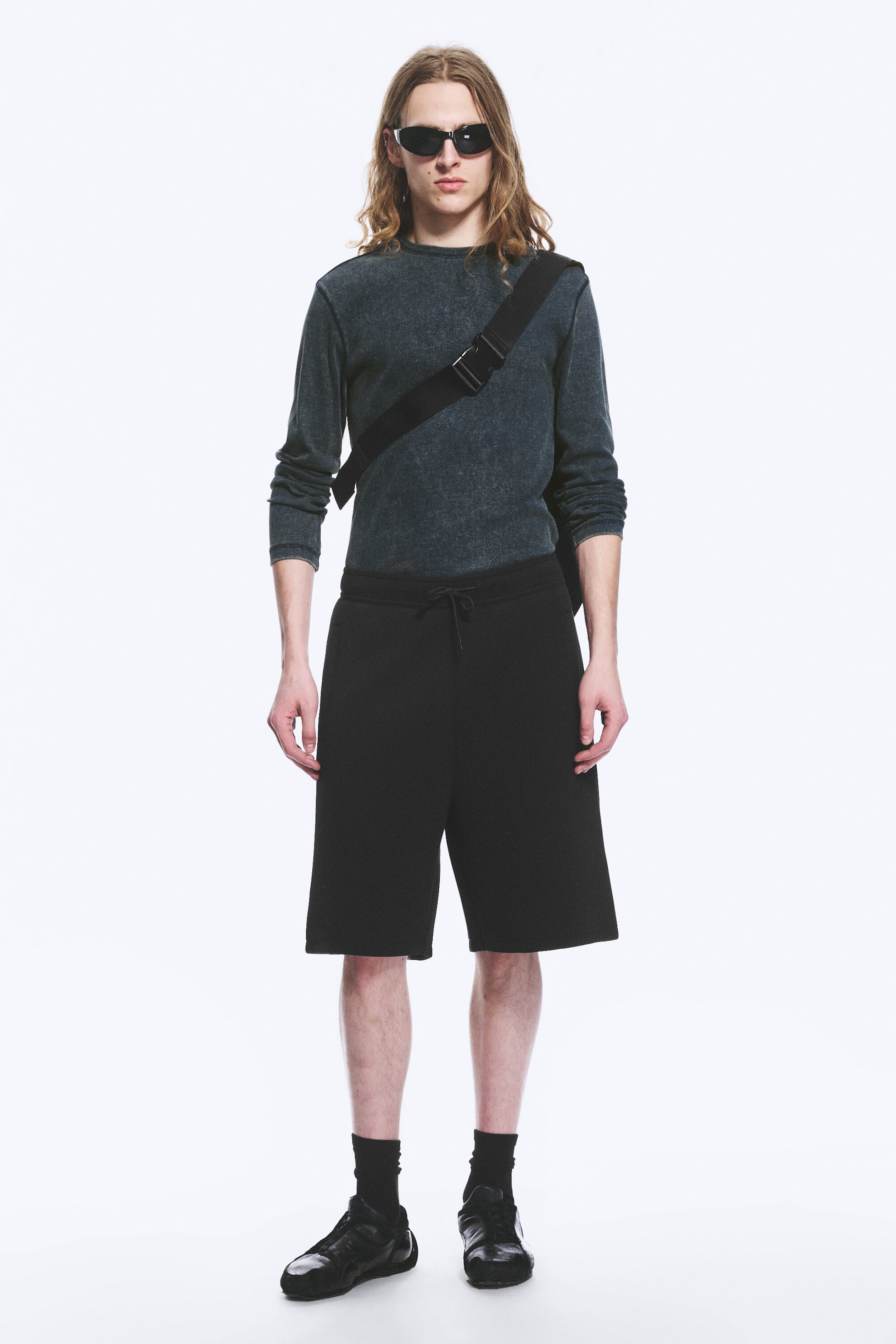 Black - Loose Fit Scuba Shorts - 2