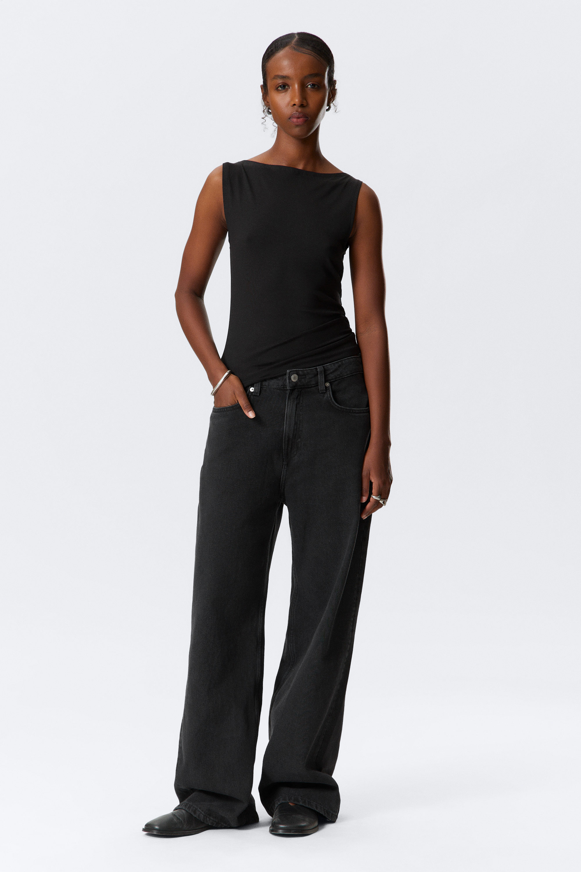 Black - Annie Soft Sleeveless Boat-Neck Top - 2