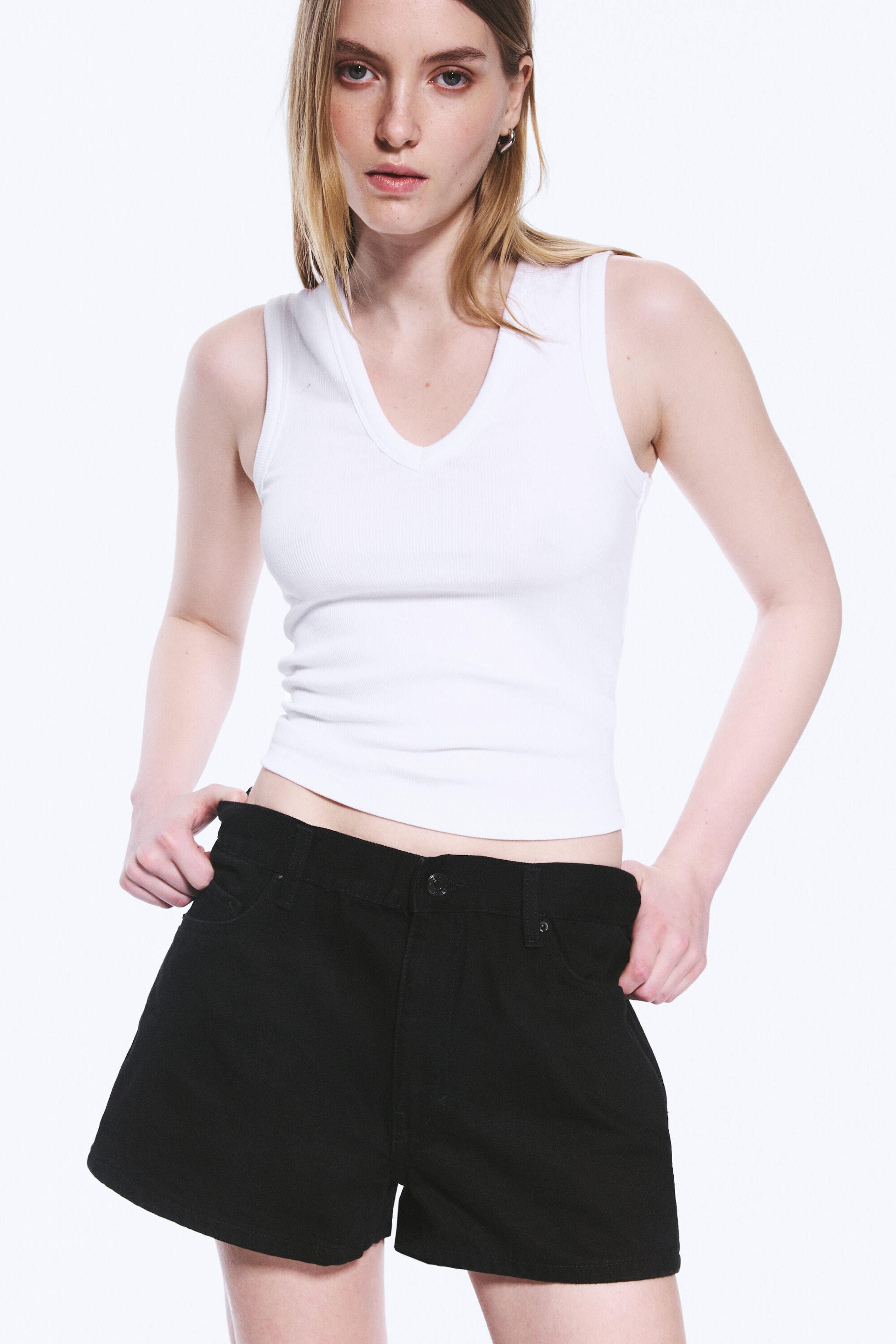 Black Rinse - Black - Duchess Low Rise Distressed Mini Denim Shorts - 2