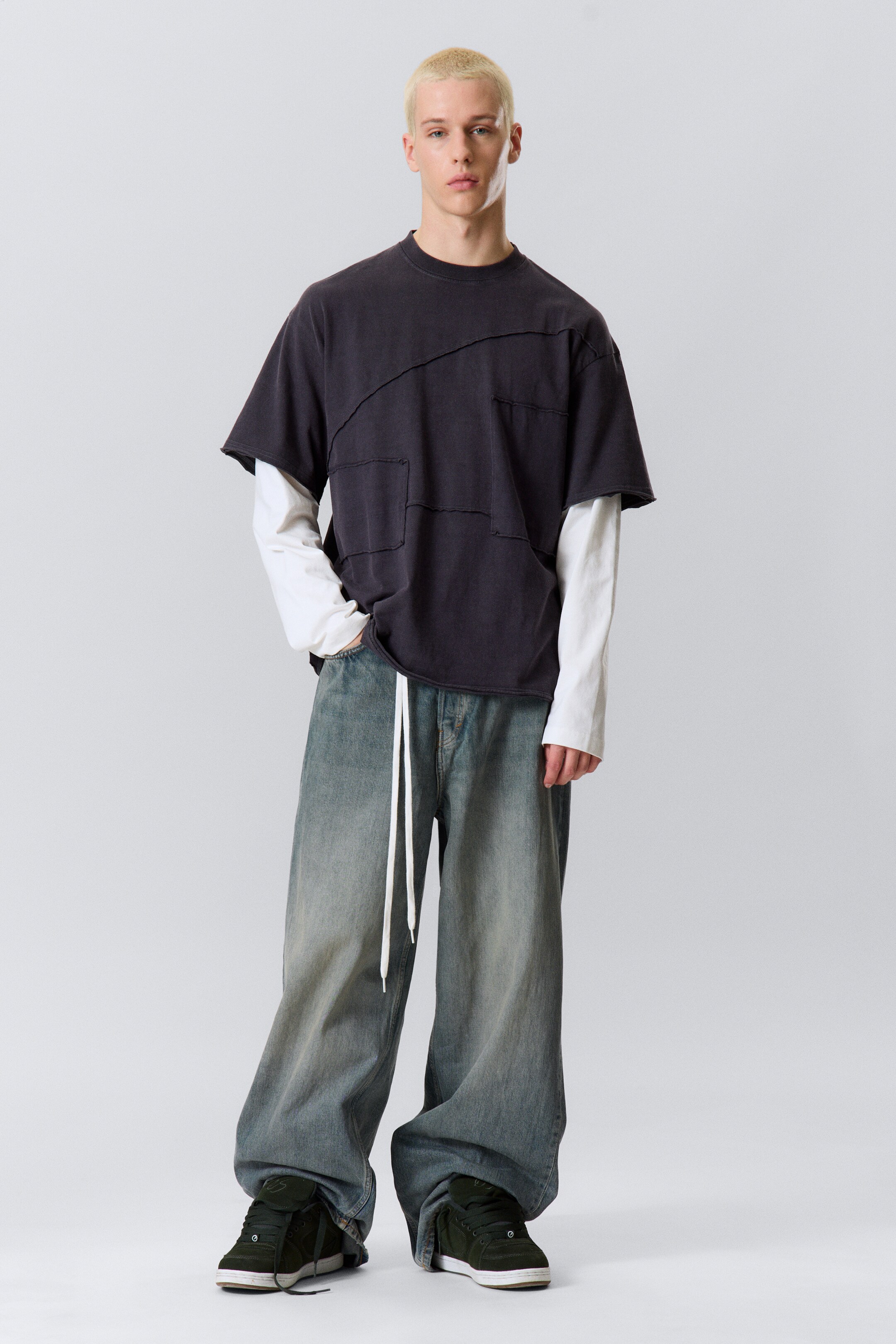 Ver imagem maior: T-Shirt com Painéis de Dupla Camada - Preto e branco - HOMEM | H&M PT 4