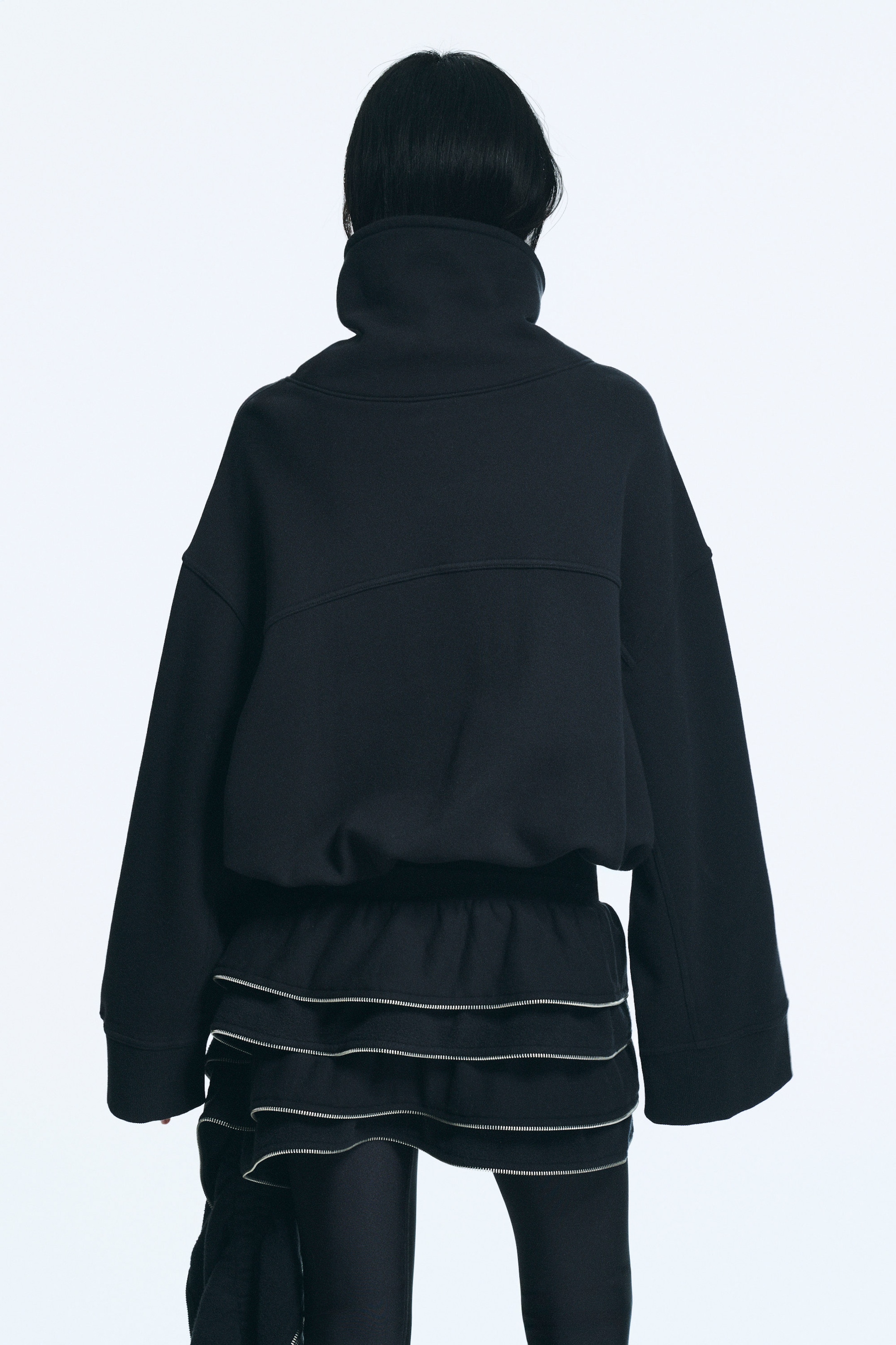 Dunkelgrau - Sweatshirt mit weitem Schnitt und Stehkragen - 2